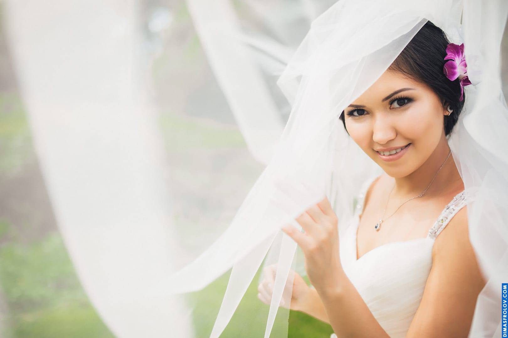Title photo for article: Artistic Bride Portraits