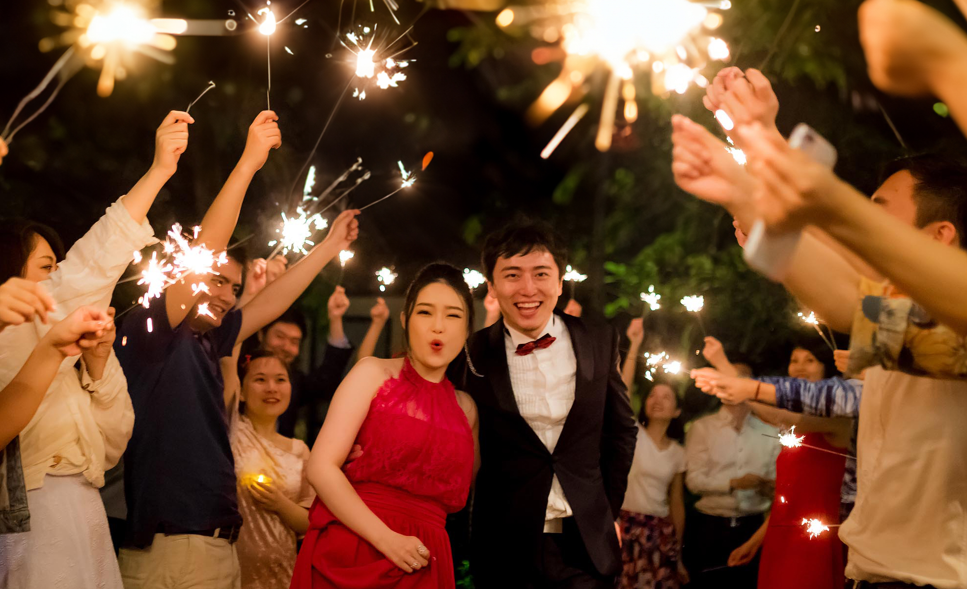Title photo for article: Wedding Photography: Styles, Pros, and Cons Explained