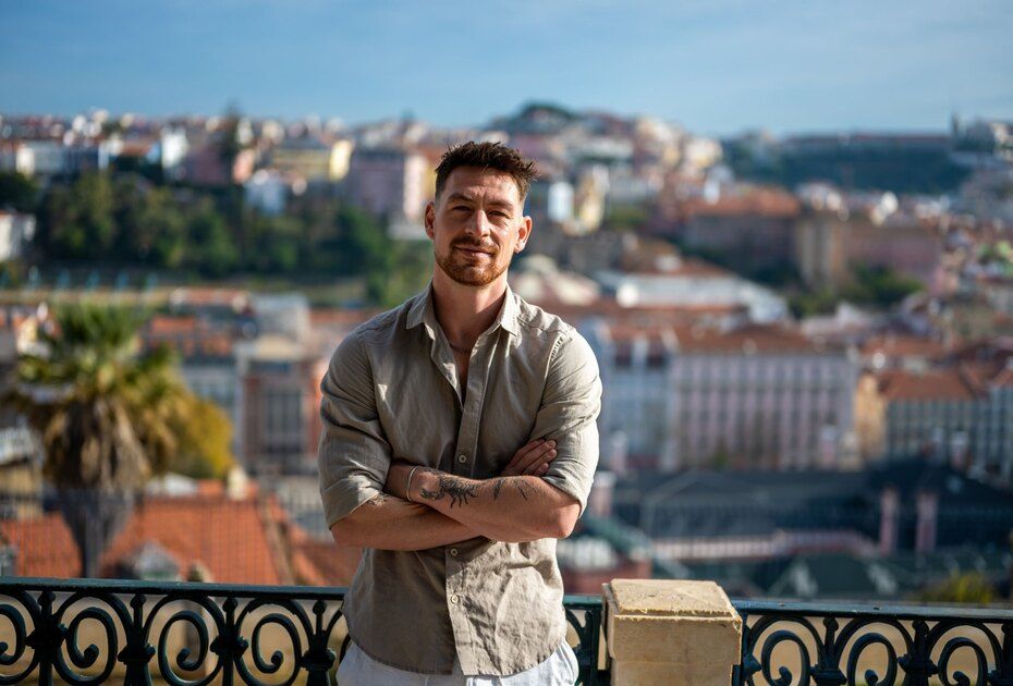 Click to see full portfolio Dating Profile Photographer in Lisbon