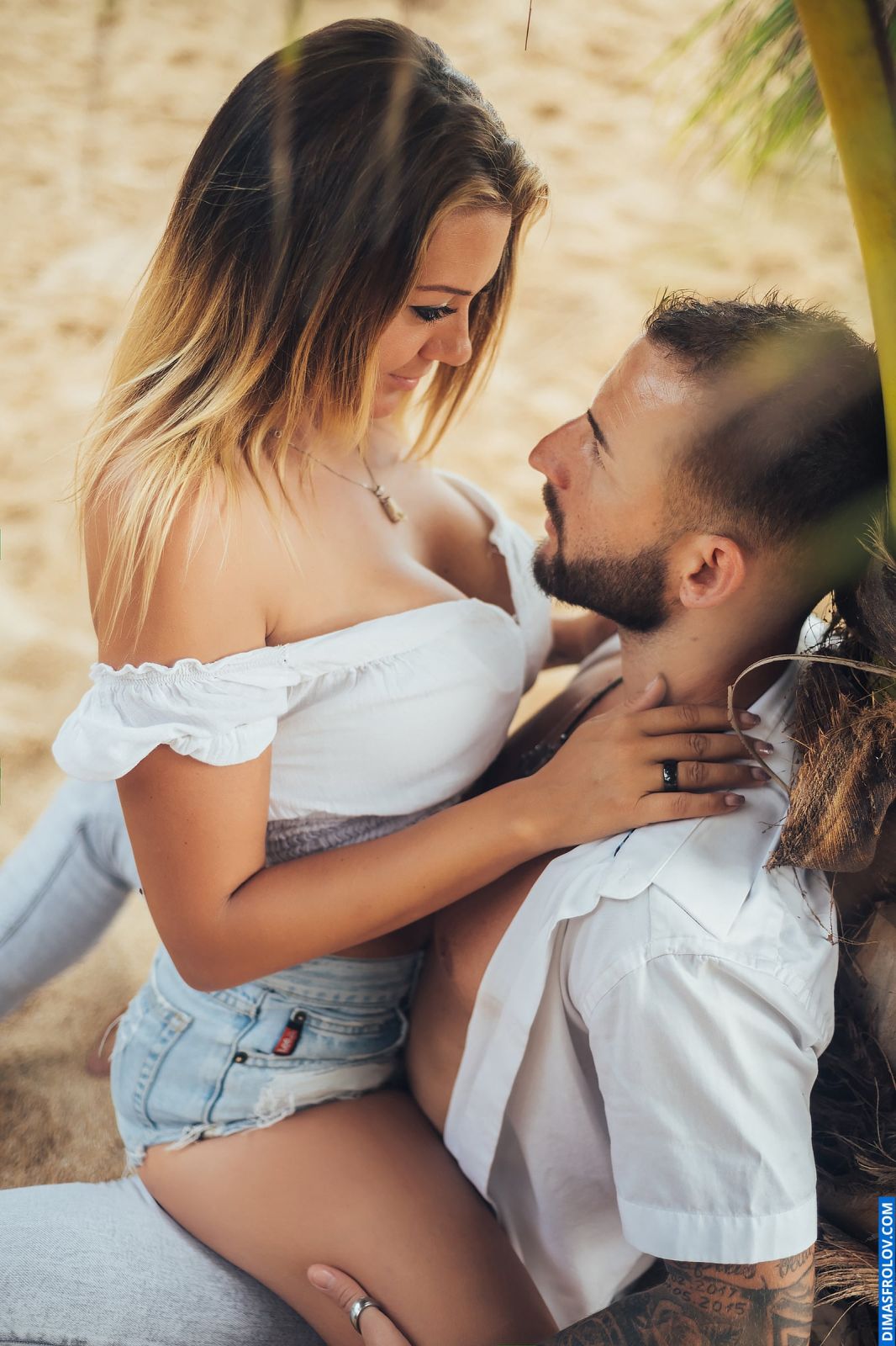 Romantic couple on the beach. Photo 86788 (2023-05-03 22:07:03)