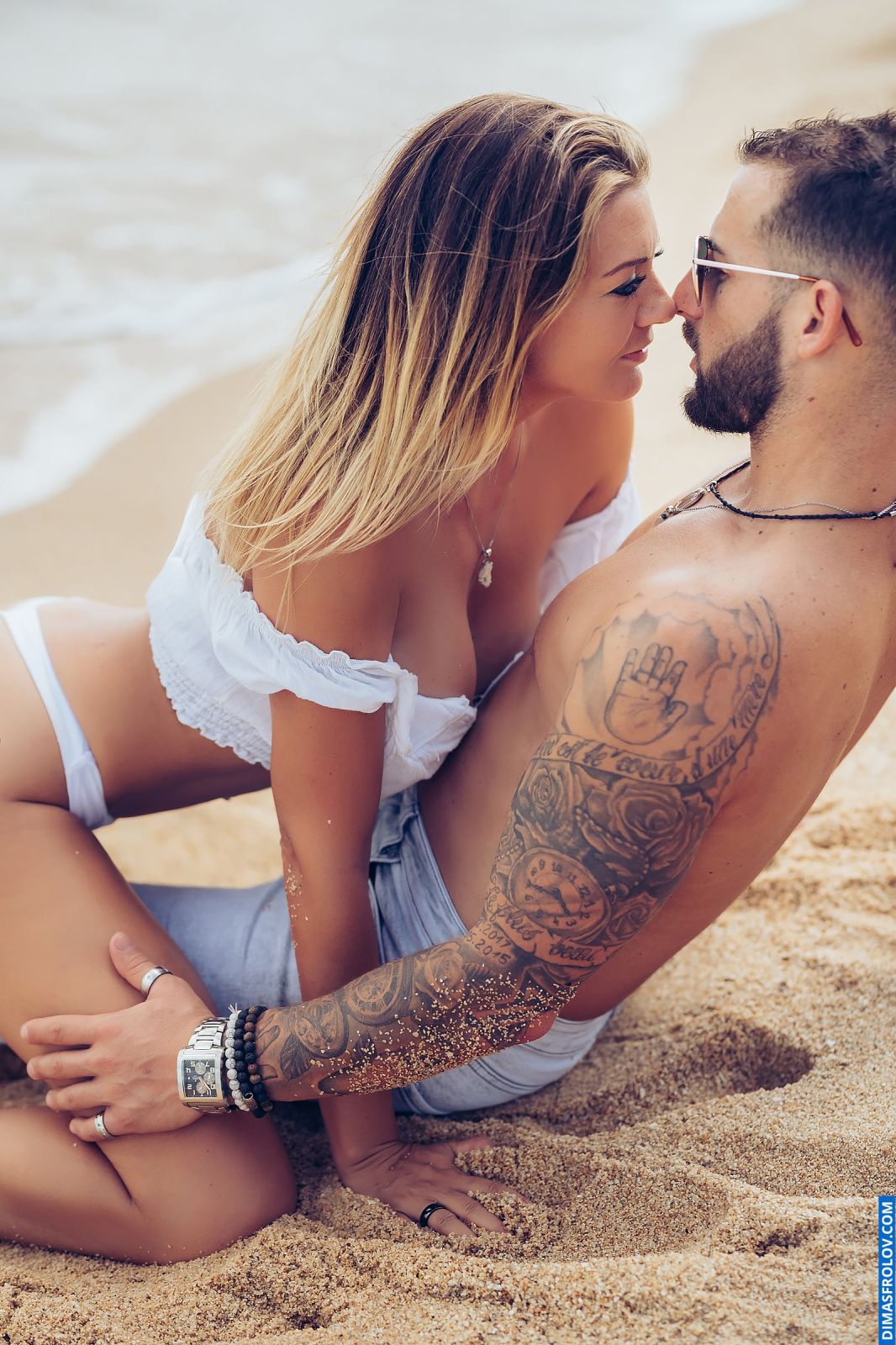 Romantic couple on the beach. Photo 86805 (2023-05-03 22:07:03)