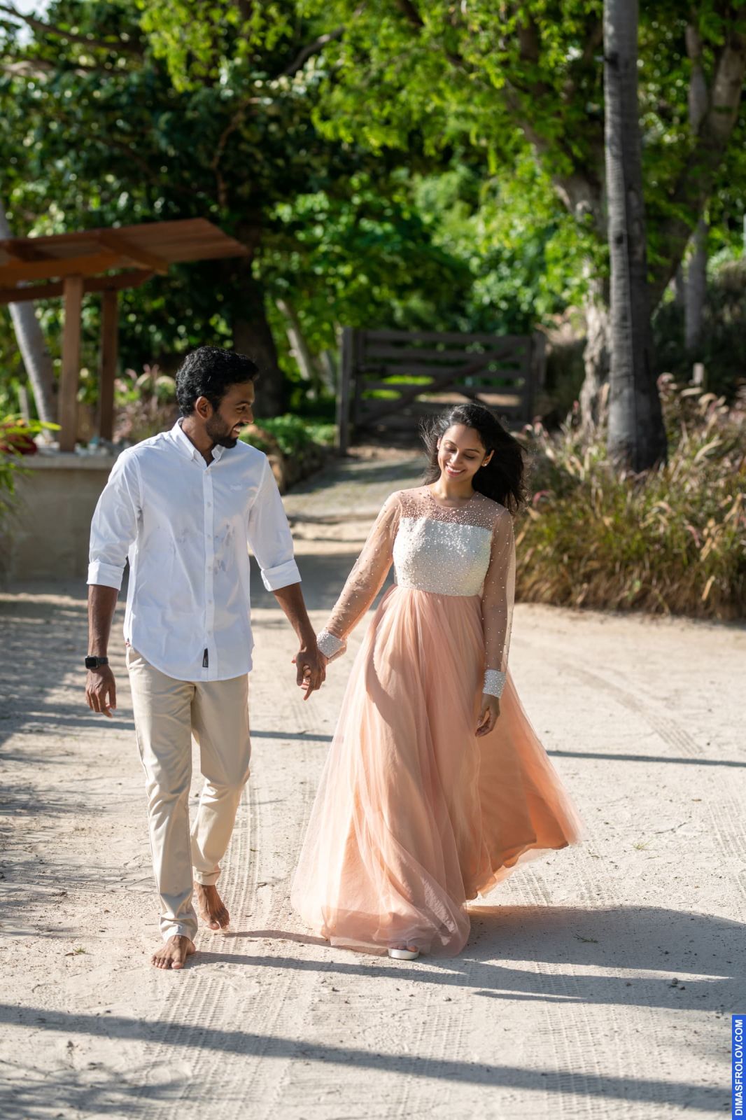 ถ่ายภาพคู่รักและการหมั้น Harshitha และ Royal. บาทต่อภาพ 108408 (2023-05-03 22:12:53)