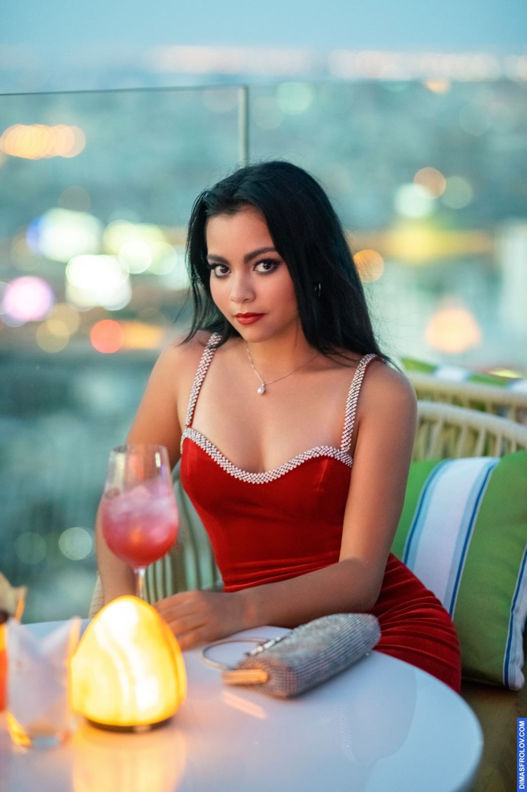 portraits Ludwika. บาทต่อภาพ 108806 (2023-05-03 22:13:01)