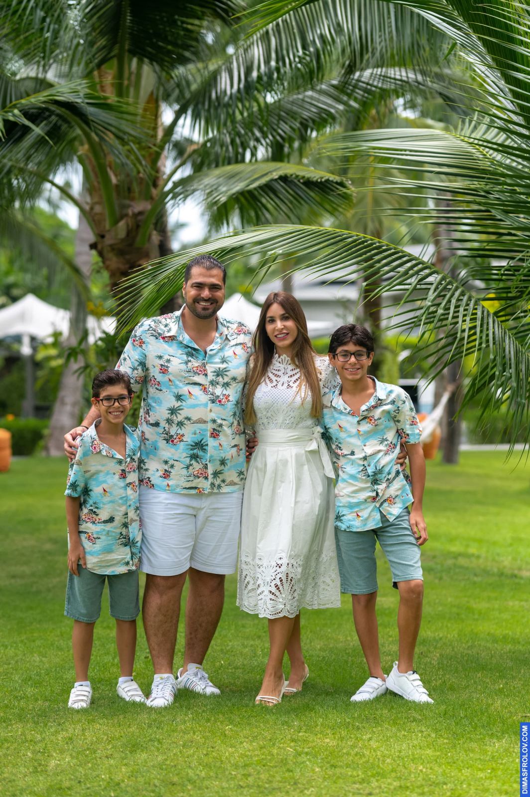 family Farah และ Rami พร้อมลูกชาย. บาทต่อภาพ 110780 (2023-05-03 22:13:53)