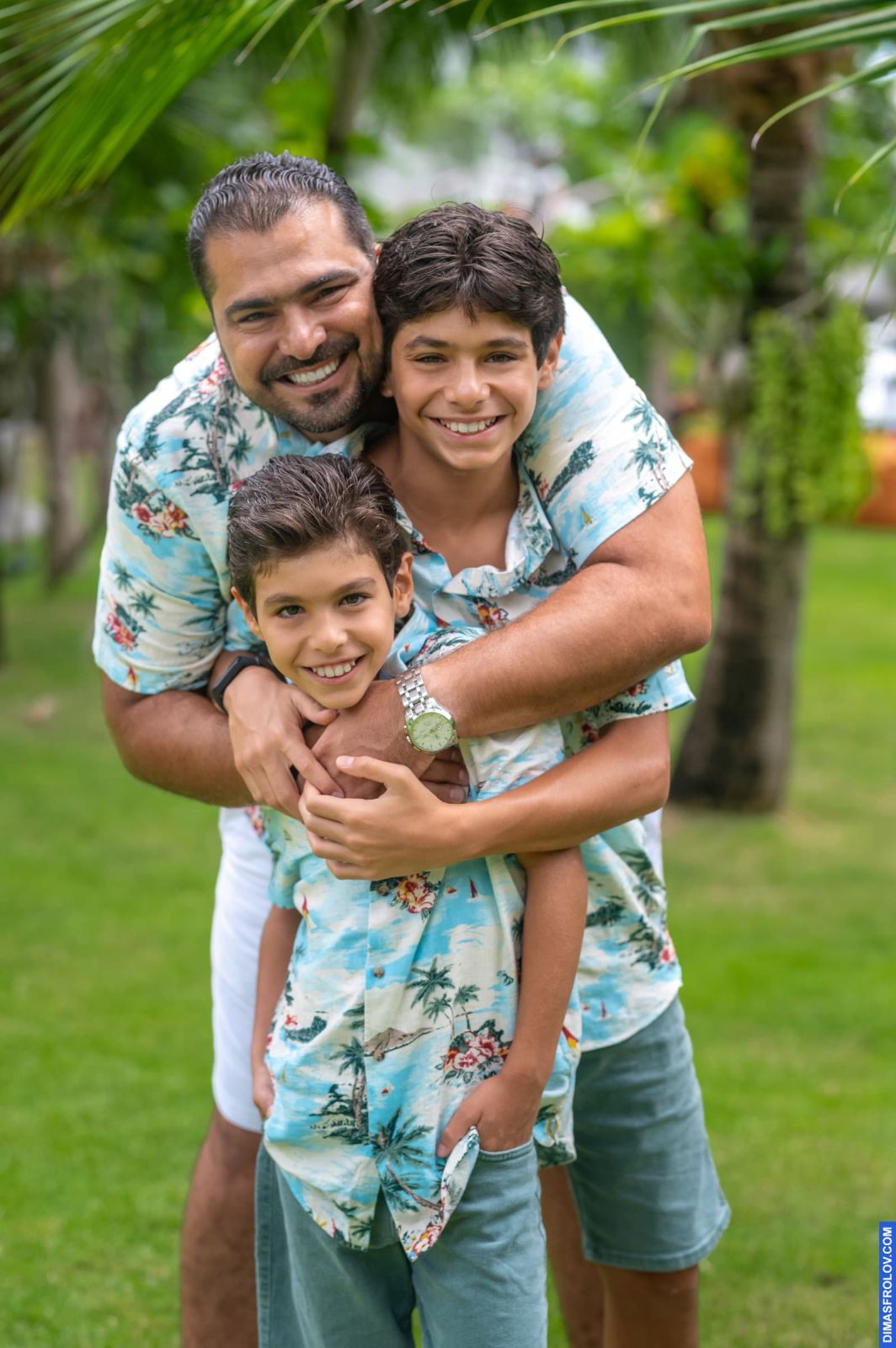 family Farah และ Rami พร้อมลูกชาย. บาทต่อภาพ 110796 (2023-05-03 22:13:54)