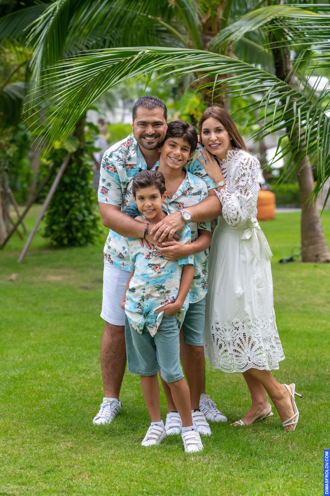 family Farah และ Rami พร้อมลูกชาย. บาทต่อภาพ 110789 (2023-05-03 22:13:54)