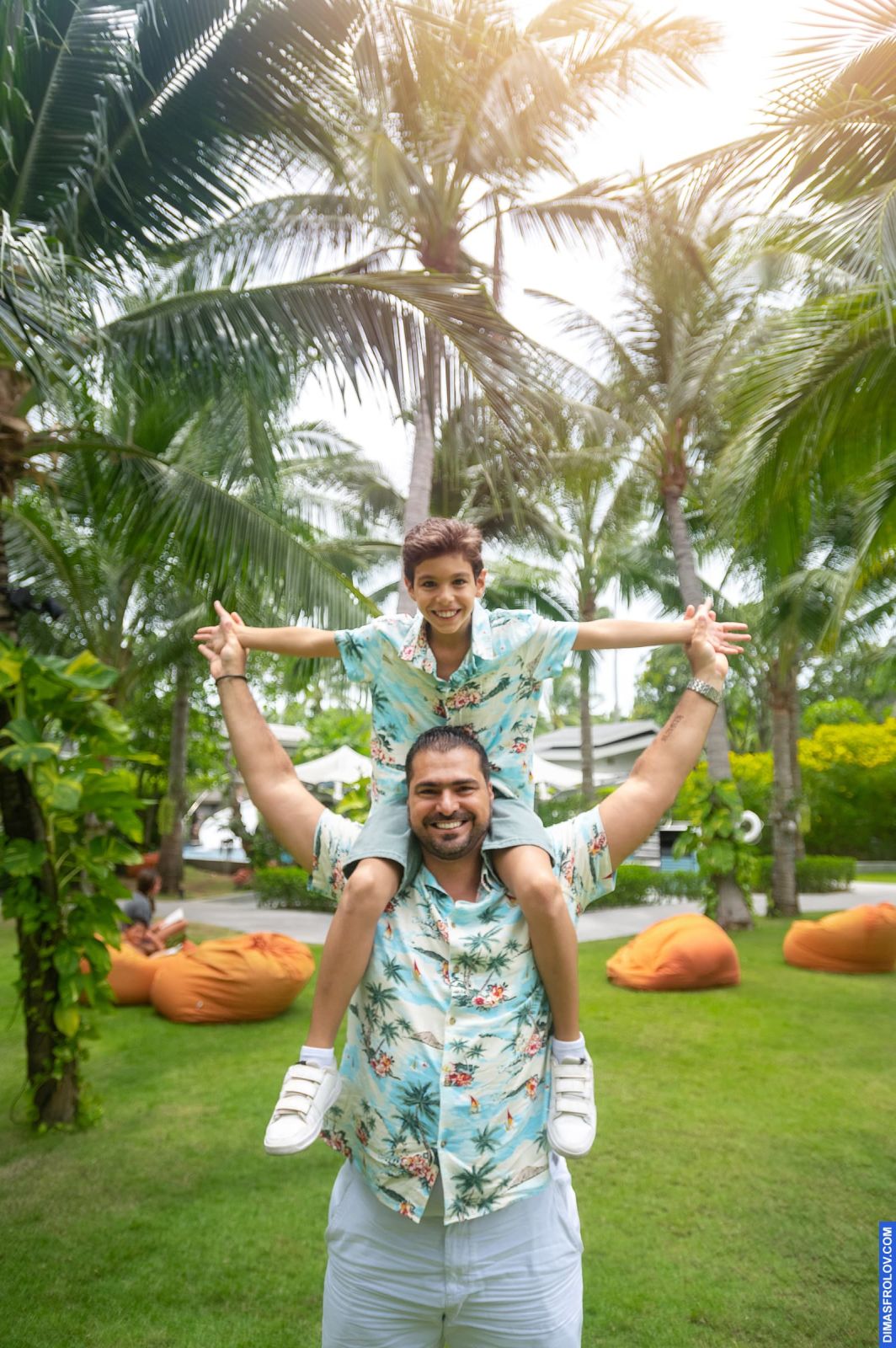 family Farah และ Rami พร้อมลูกชาย. บาทต่อภาพ 110818 (2023-05-03 22:13:54)