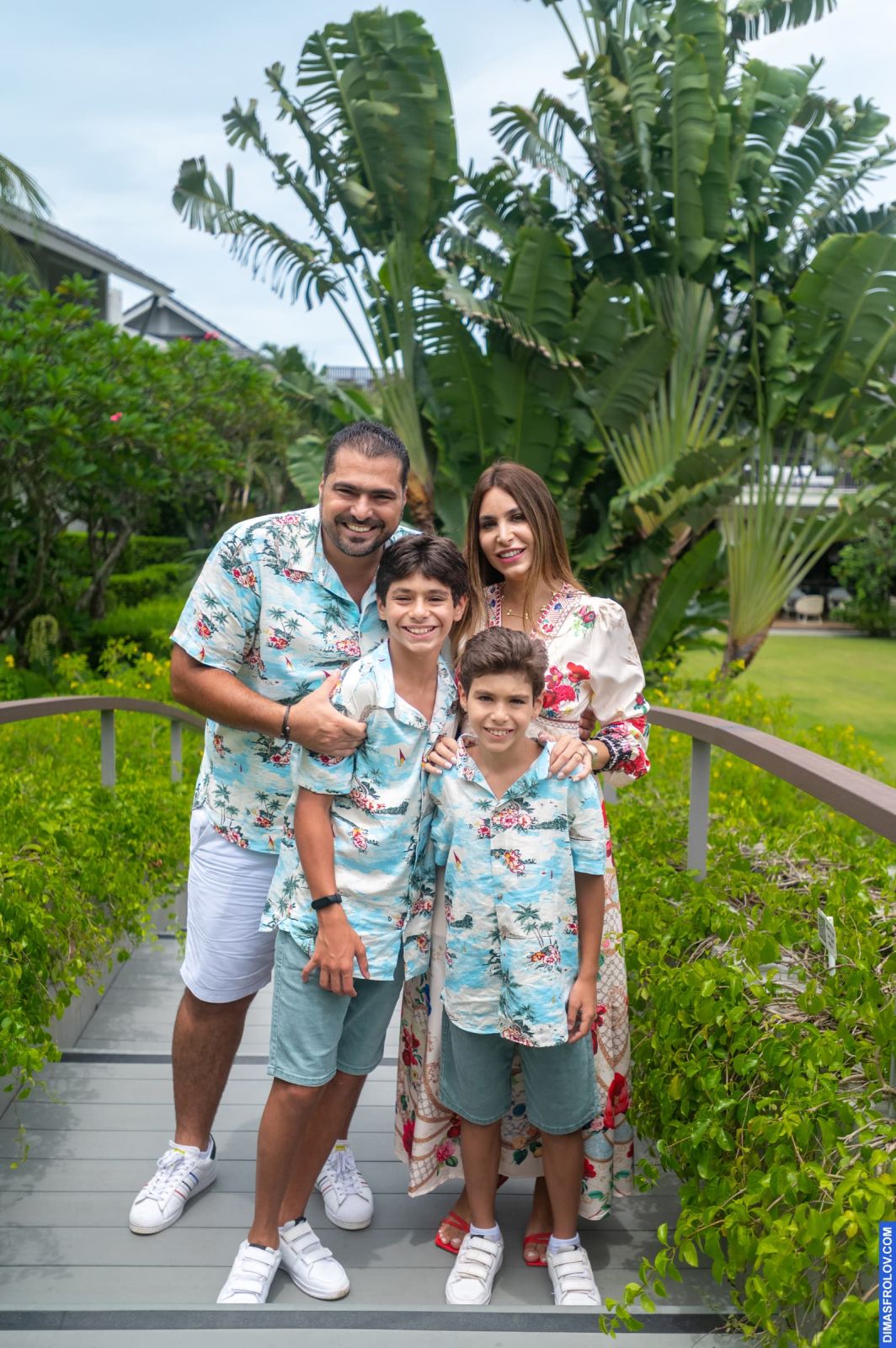 family Farah และ Rami พร้อมลูกชาย. บาทต่อภาพ 110820 (2023-05-03 22:13:54)