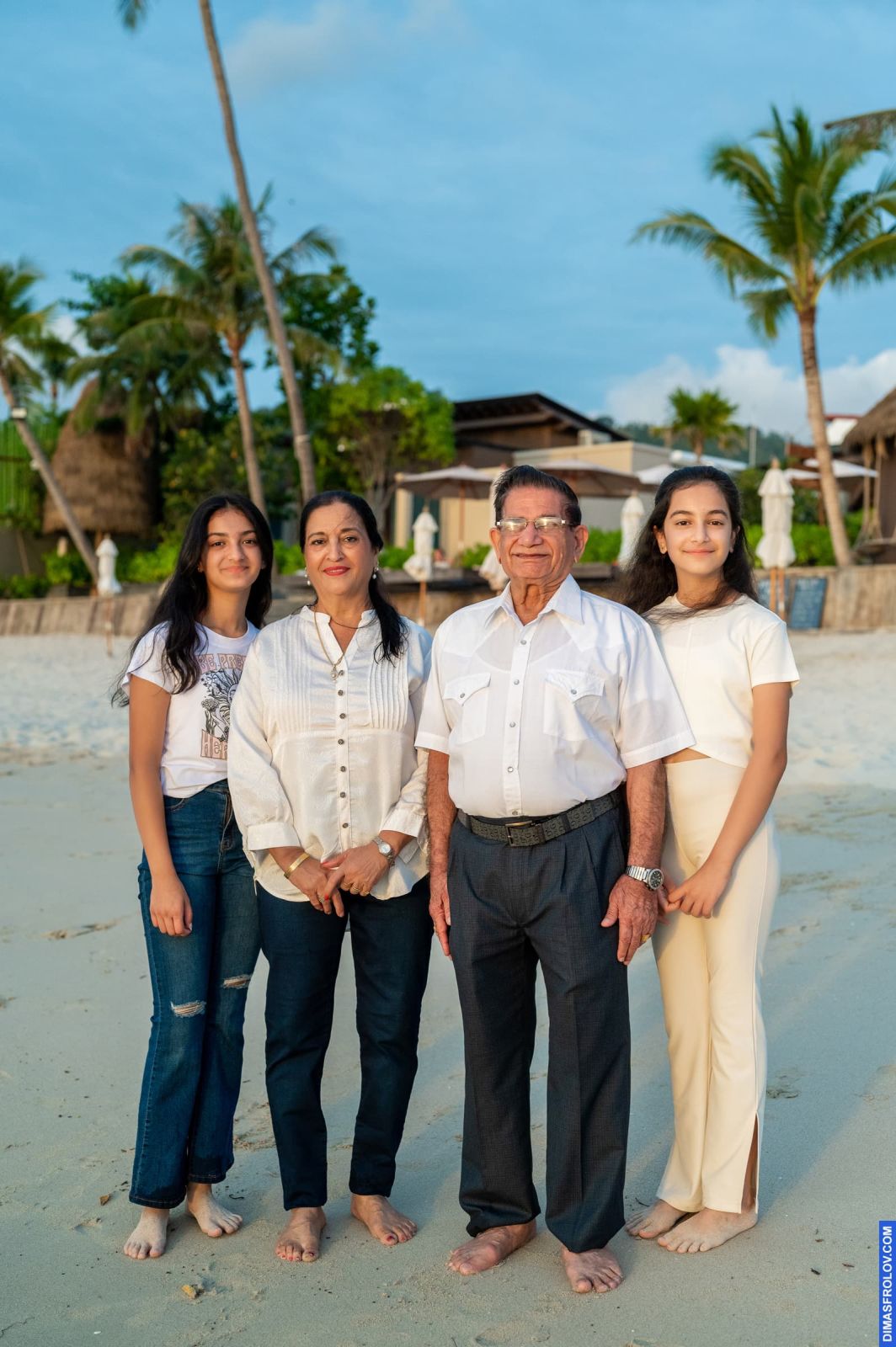 family Bedi. บาทต่อภาพ 115716 (2023-05-03 22:15:34)