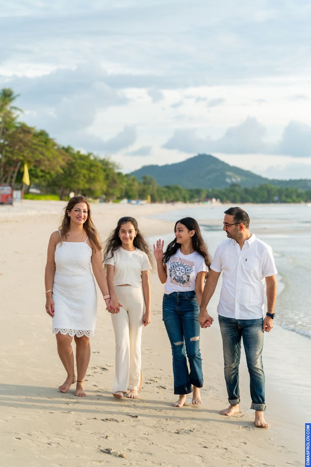 family Bedi. บาทต่อภาพ 115746 (2023-05-03 22:15:35)
