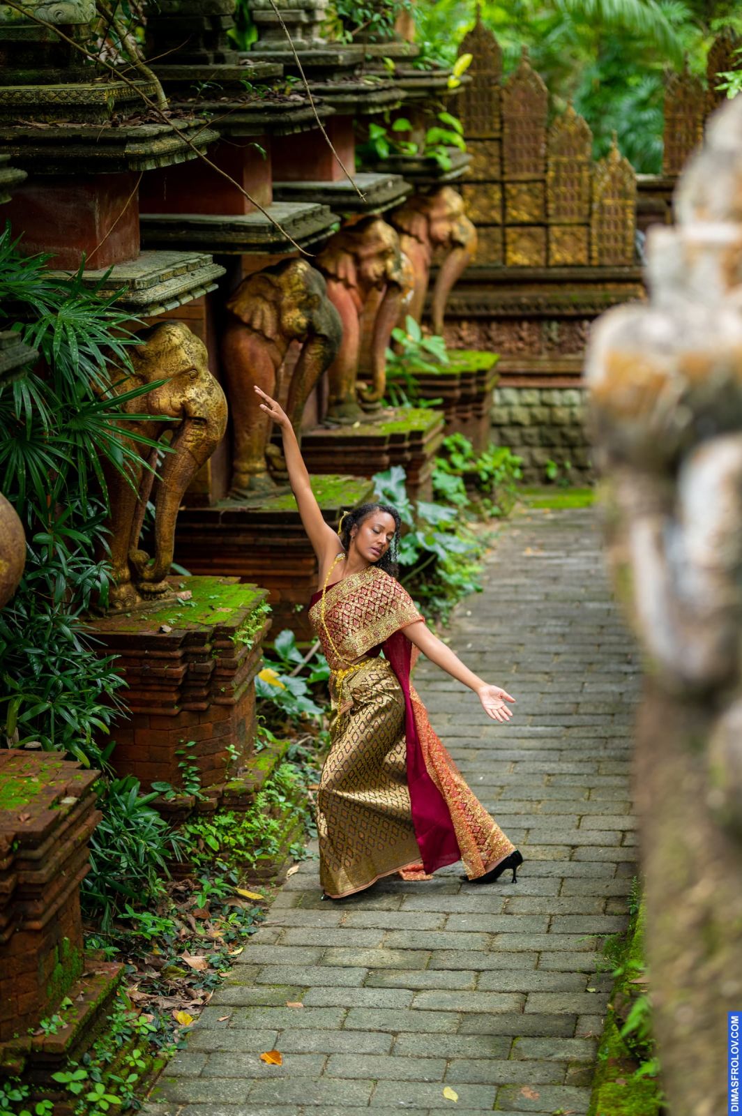 portraits Gloria. บาทต่อภาพ 120355 (2023-05-03 22:17:11)