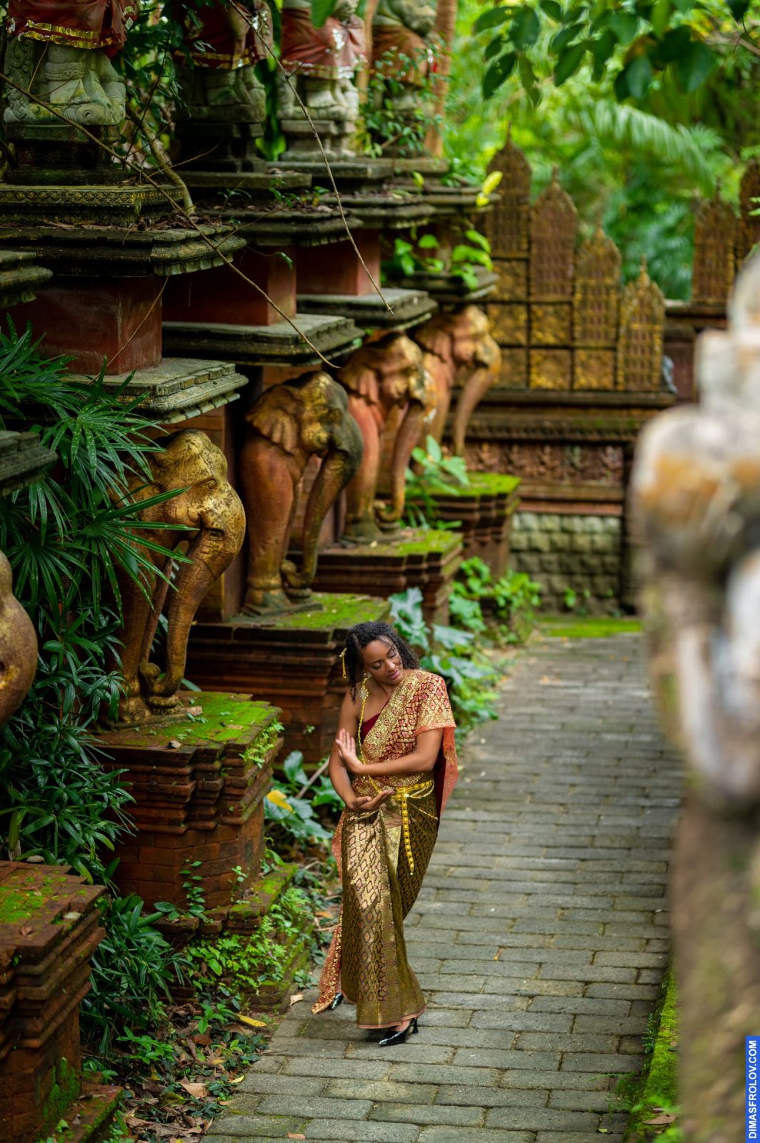 portraits Gloria. บาทต่อภาพ 120361 (2023-05-03 22:17:11)