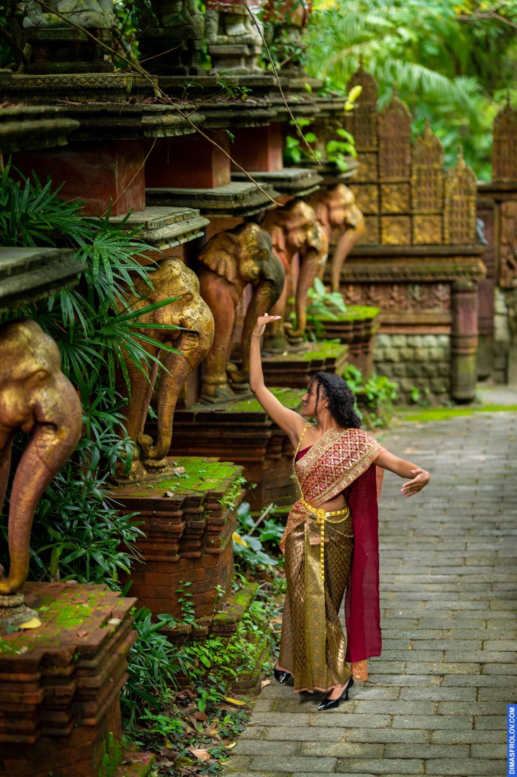 portraits Gloria. บาทต่อภาพ 120359 (2023-05-03 22:17:11)