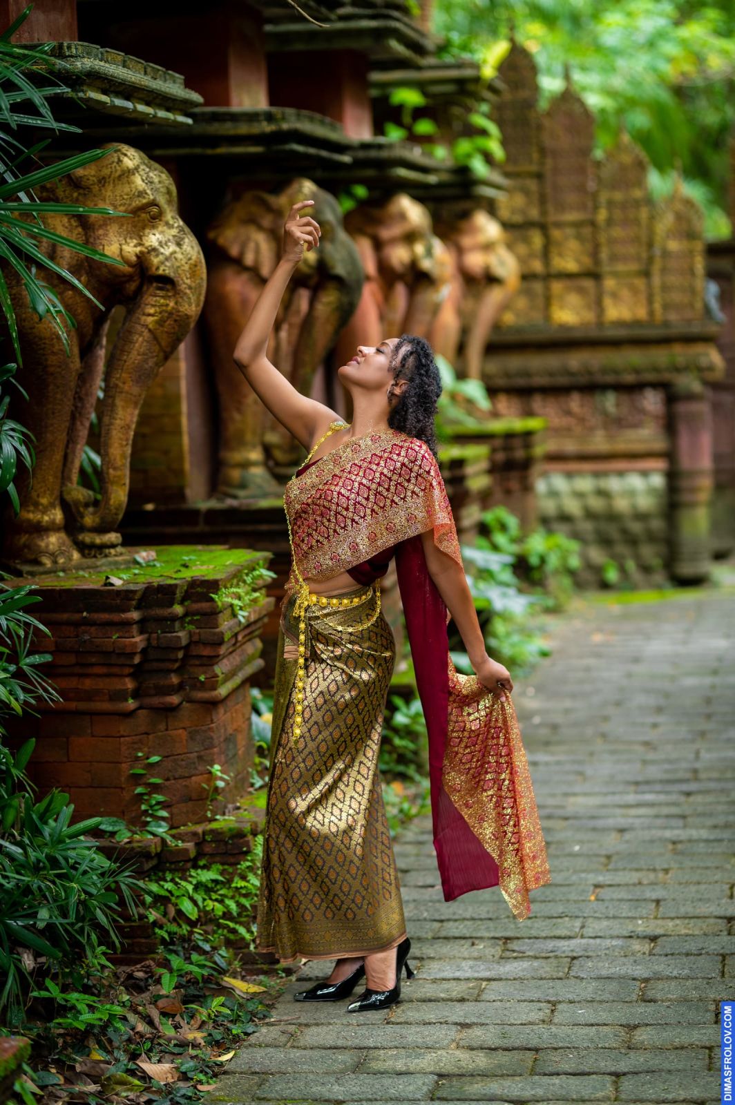 portraits Gloria. บาทต่อภาพ 120367 (2023-05-03 22:17:12)