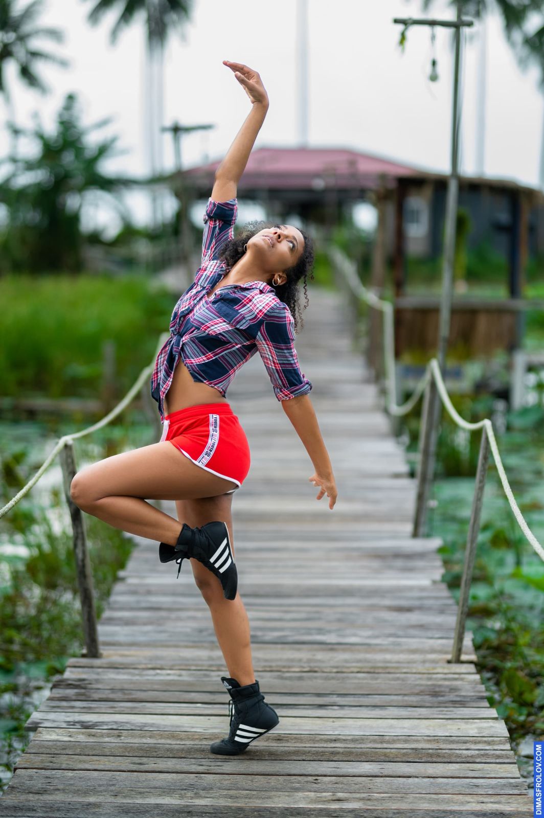 portraits Gloria. บาทต่อภาพ 120404 (2023-05-03 22:17:12)