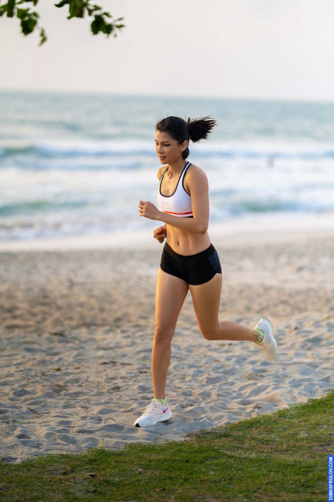 yoga ฟิตเนสยามเช้า - ธันดาร์ หล่าย. บาทต่อภาพ 126343 (2023-05-03 22:19:14)