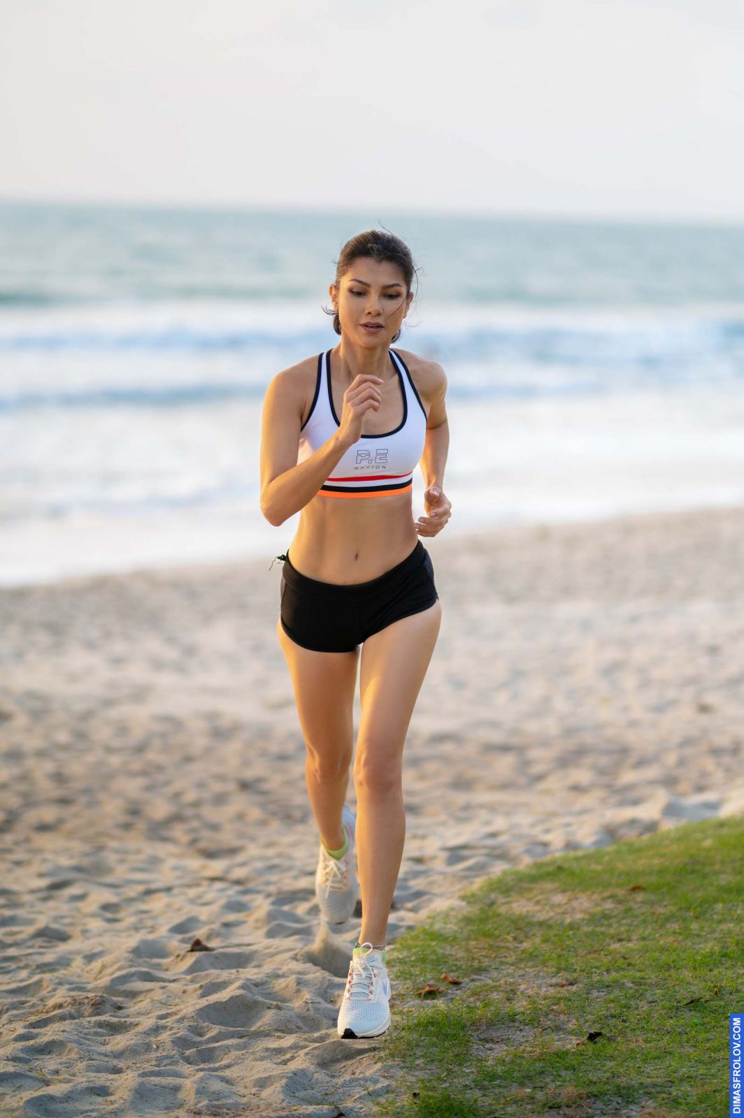 yoga ฟิตเนสยามเช้า - ธันดาร์ หล่าย. บาทต่อภาพ 126338 (2023-05-03 22:19:14)