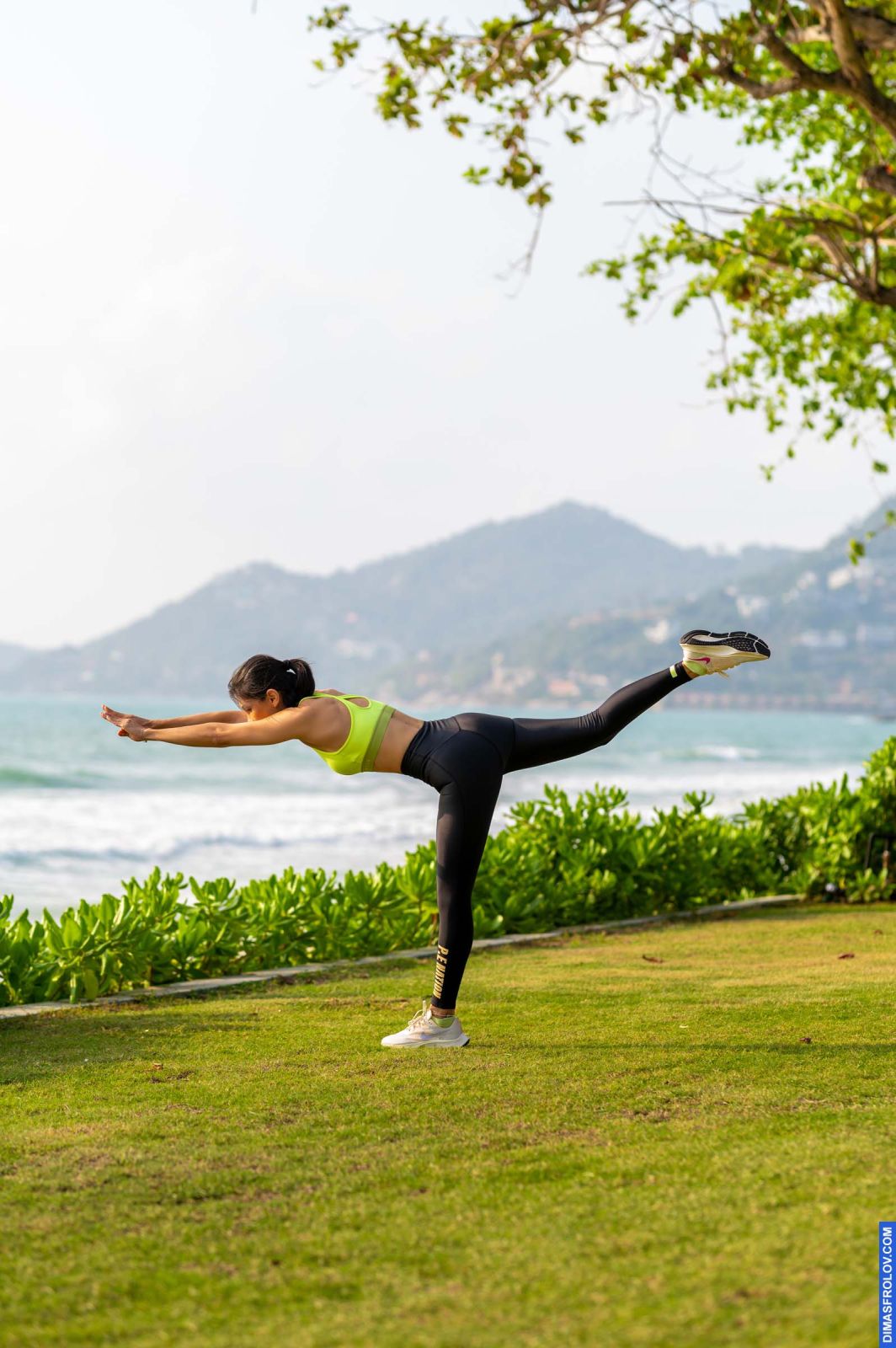 yoga ฟิตเนสยามเช้า - ธันดาร์ หล่าย. บาทต่อภาพ 126421 (2023-05-03 22:19:15)