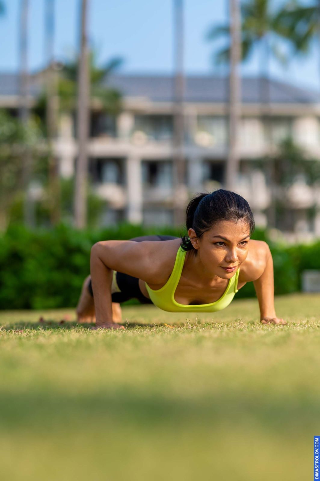 yoga ฟิตเนสยามเช้า - ธันดาร์ หล่าย. บาทต่อภาพ 126433 (2023-05-03 22:19:15)