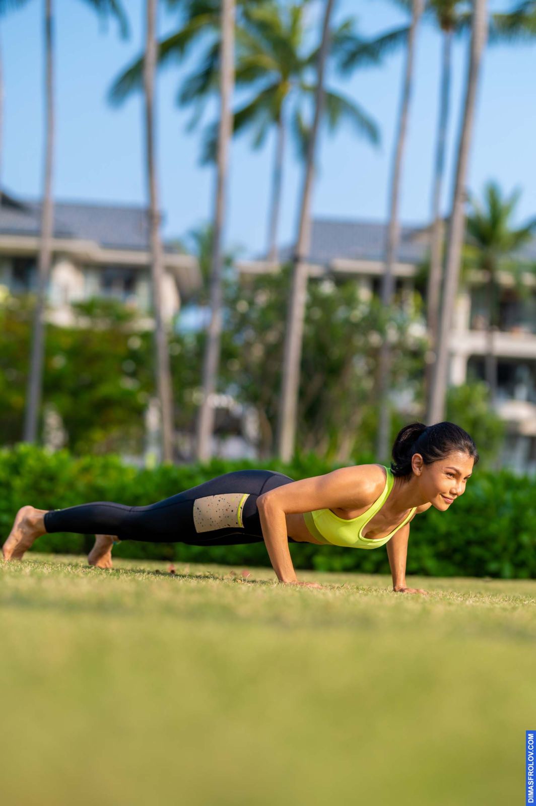 yoga ฟิตเนสยามเช้า - ธันดาร์ หล่าย. บาทต่อภาพ 126439 (2023-05-03 22:19:15)