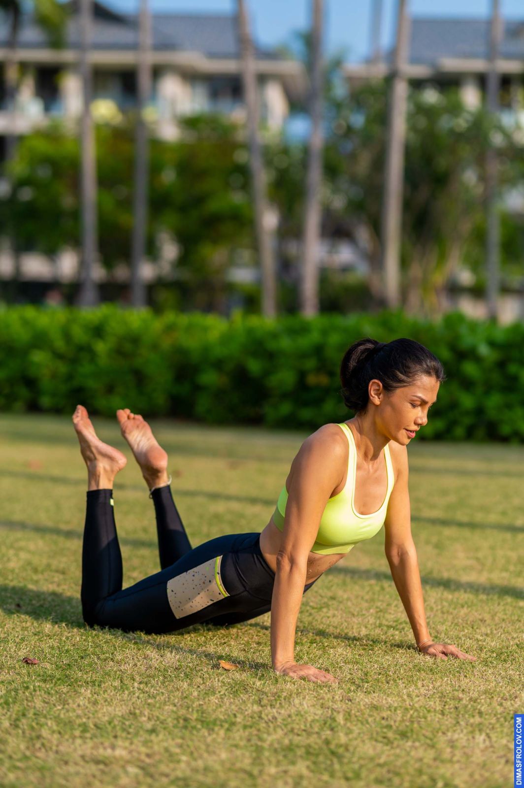 yoga ฟิตเนสยามเช้า - ธันดาร์ หล่าย. บาทต่อภาพ 126440 (2023-05-03 22:19:15)