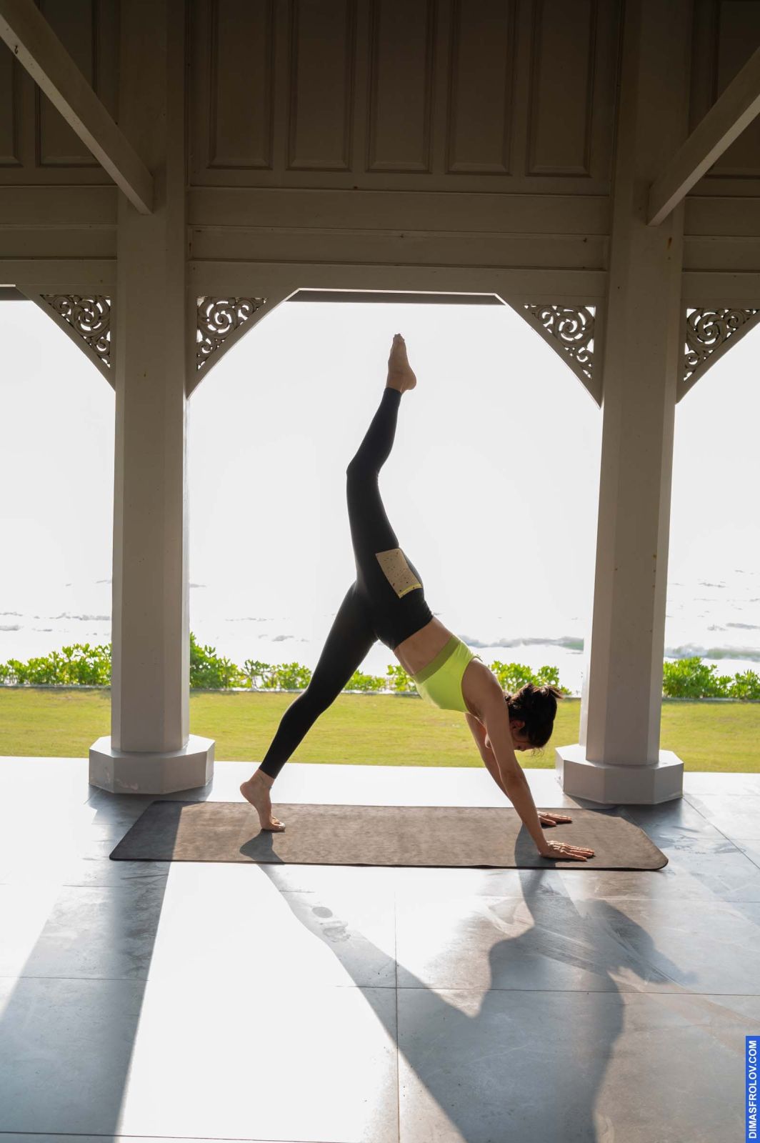 yoga ฟิตเนสยามเช้า - ธันดาร์ หล่าย. บาทต่อภาพ 126445 (2023-05-03 22:19:15)