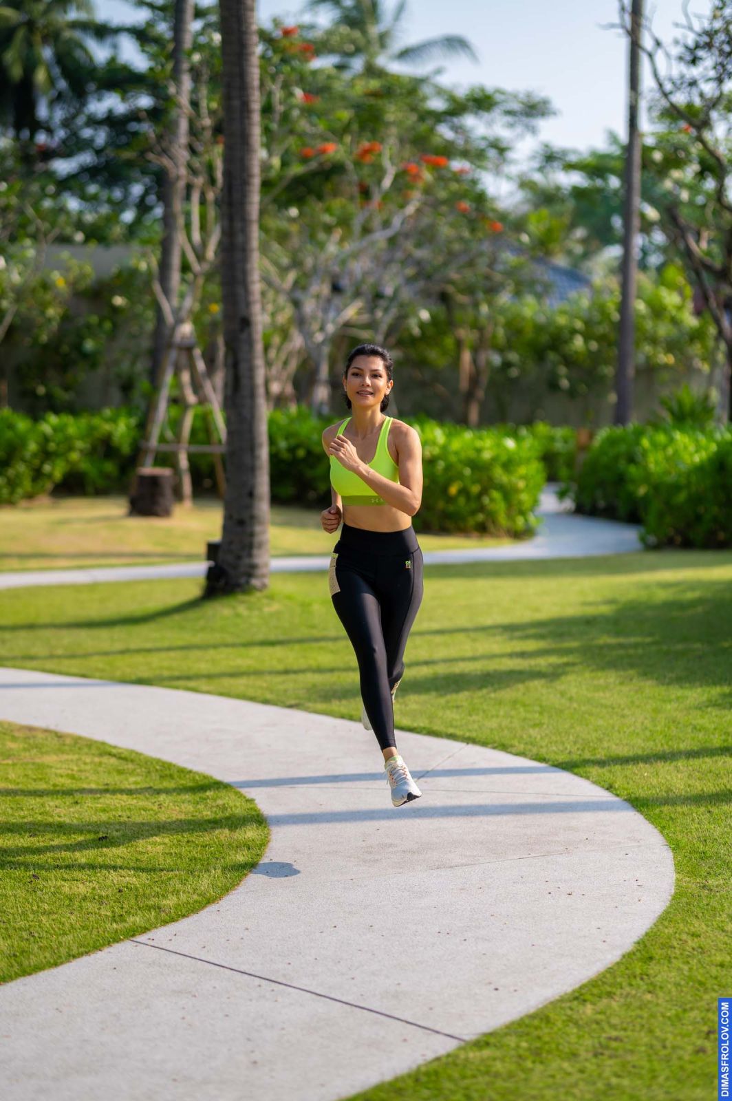 yoga ฟิตเนสยามเช้า - ธันดาร์ หล่าย. บาทต่อภาพ 126477 (2023-05-03 22:19:16)