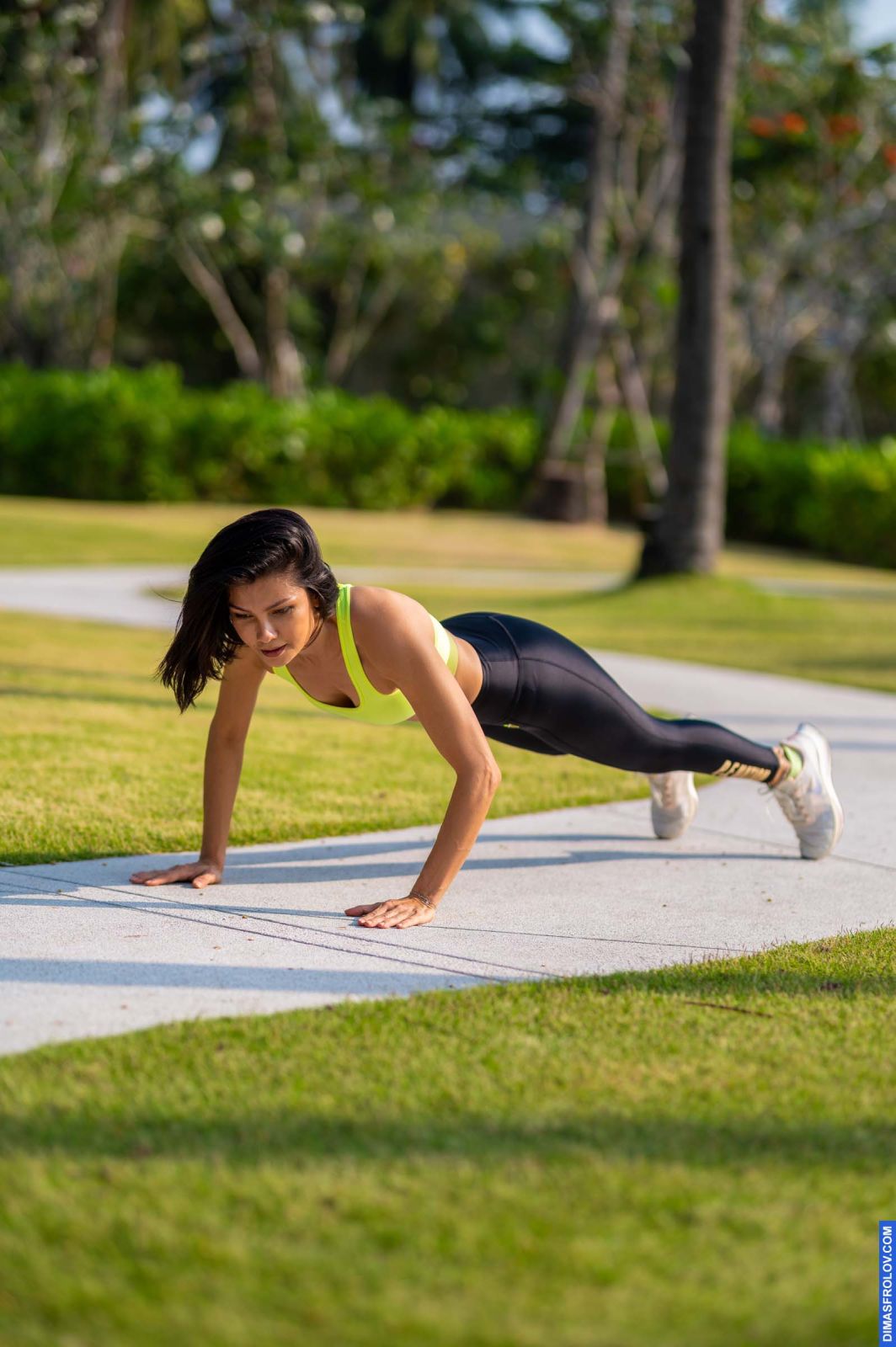 yoga ฟิตเนสยามเช้า - ธันดาร์ หล่าย. บาทต่อภาพ 126476 (2023-05-03 22:19:16)