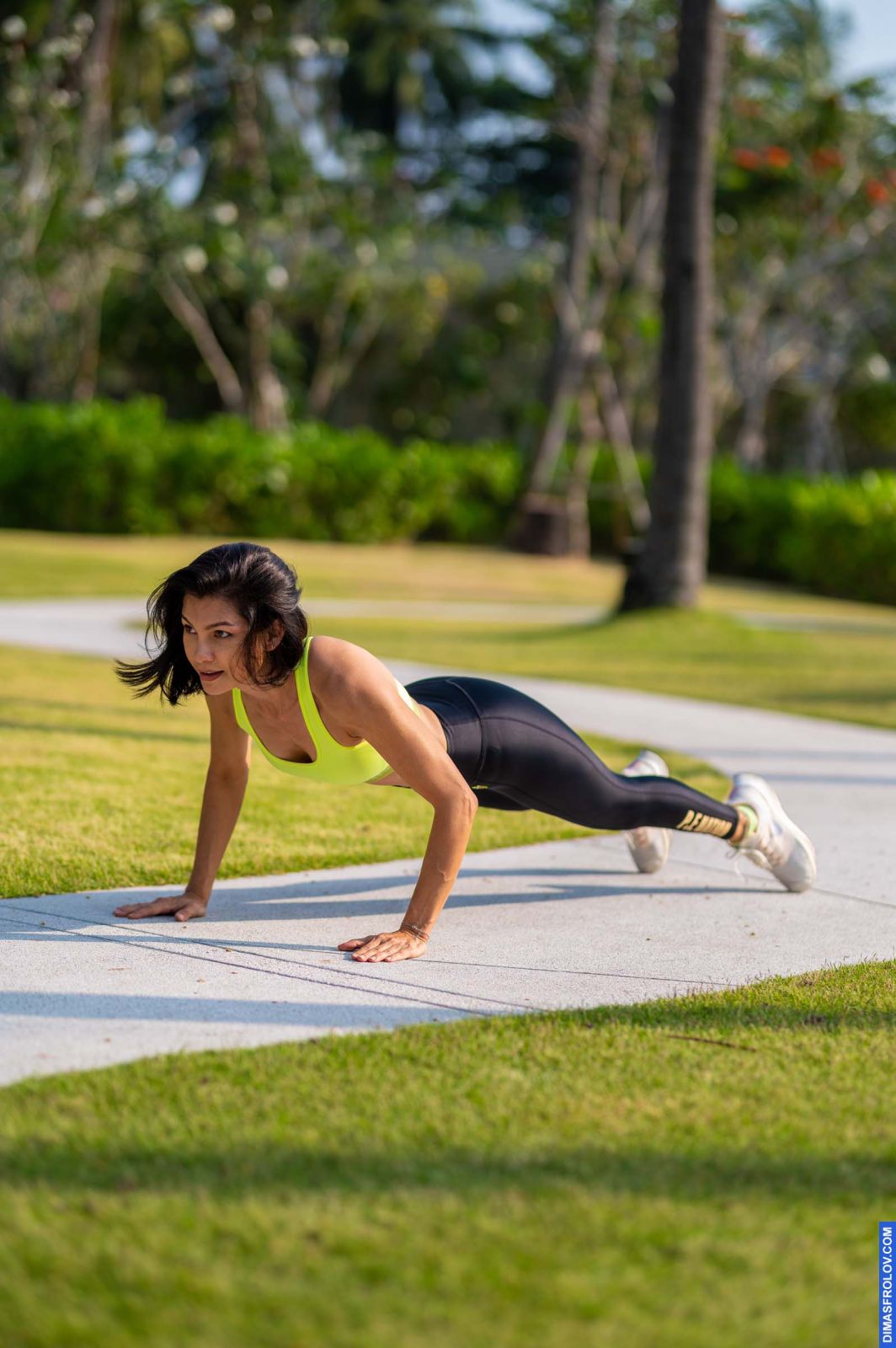 yoga ฟิตเนสยามเช้า - ธันดาร์ หล่าย. บาทต่อภาพ 126479 (2023-05-03 22:19:16)