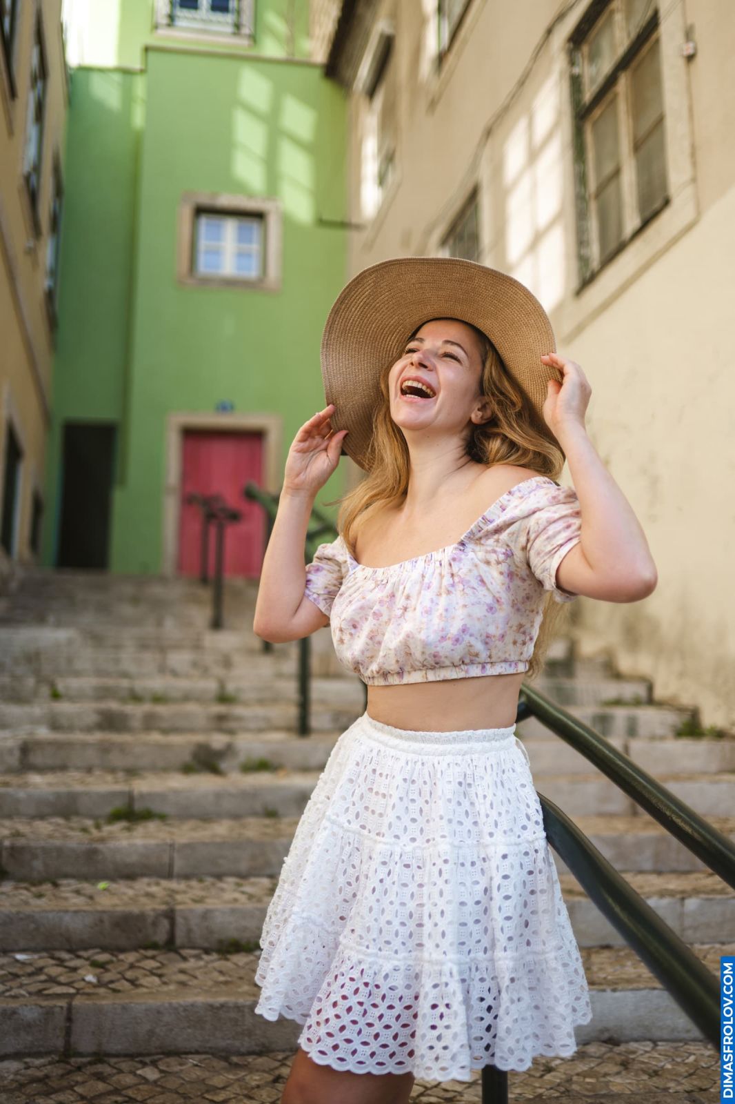 Luna. Lisbon Photoshoot in Alfama Streets. Sunrise Light and Natural Mood. Photo 129913 (2025-07-22 17:57:11)