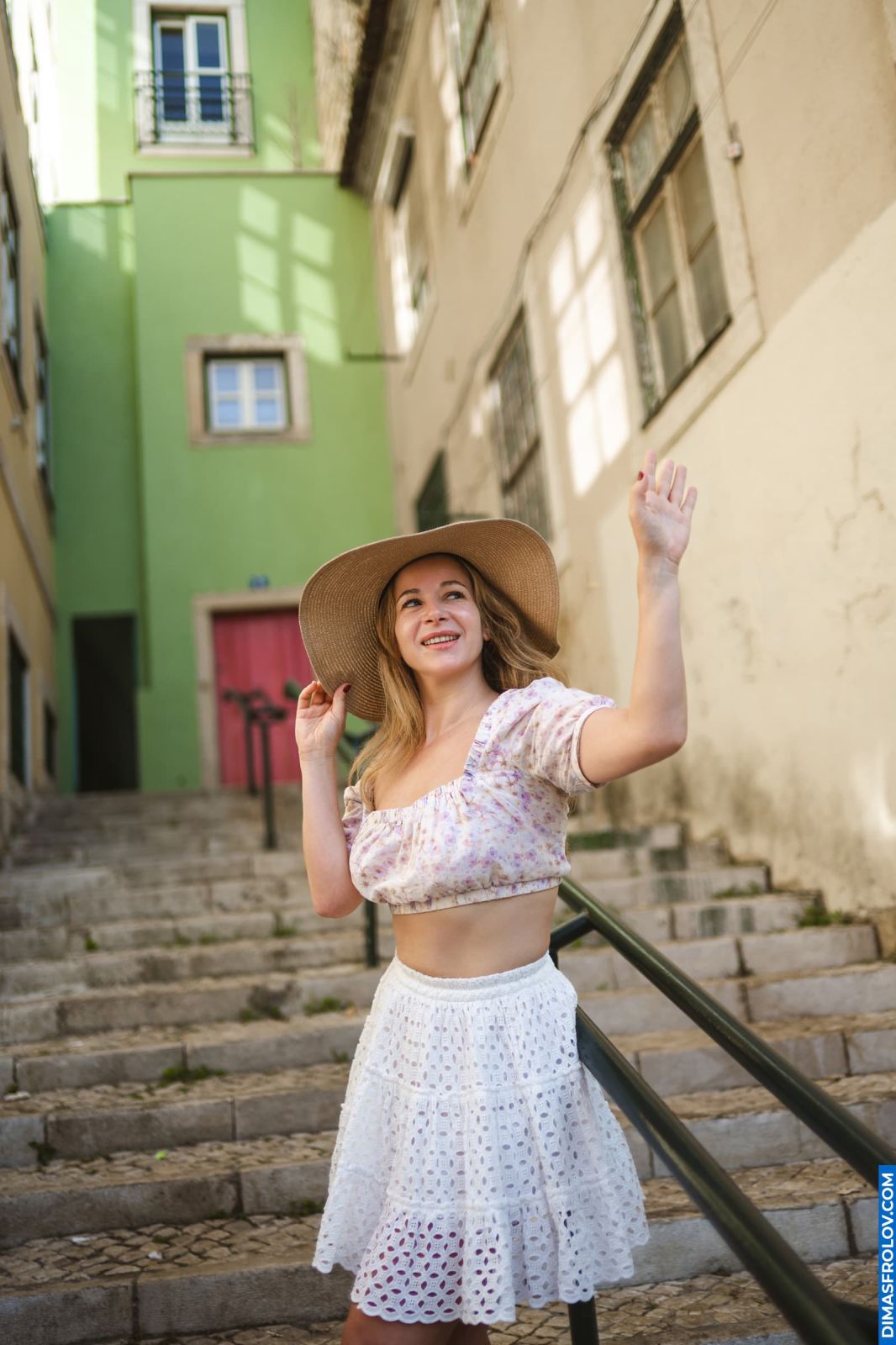 Luna. Lisbon Photoshoot in Alfama Streets. Sunrise Light and Natural Mood. Photo 129909 (2025-07-22 17:57:10)