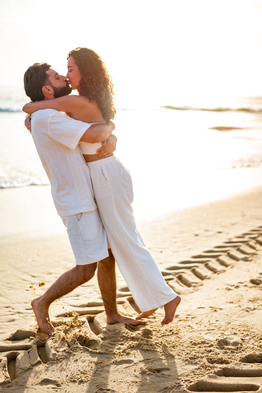 Daniel & Shirien: A Sunset Couple Photoshoot at Costa da Caparica. Photo 131461 (2026-07-15 21:08:40)