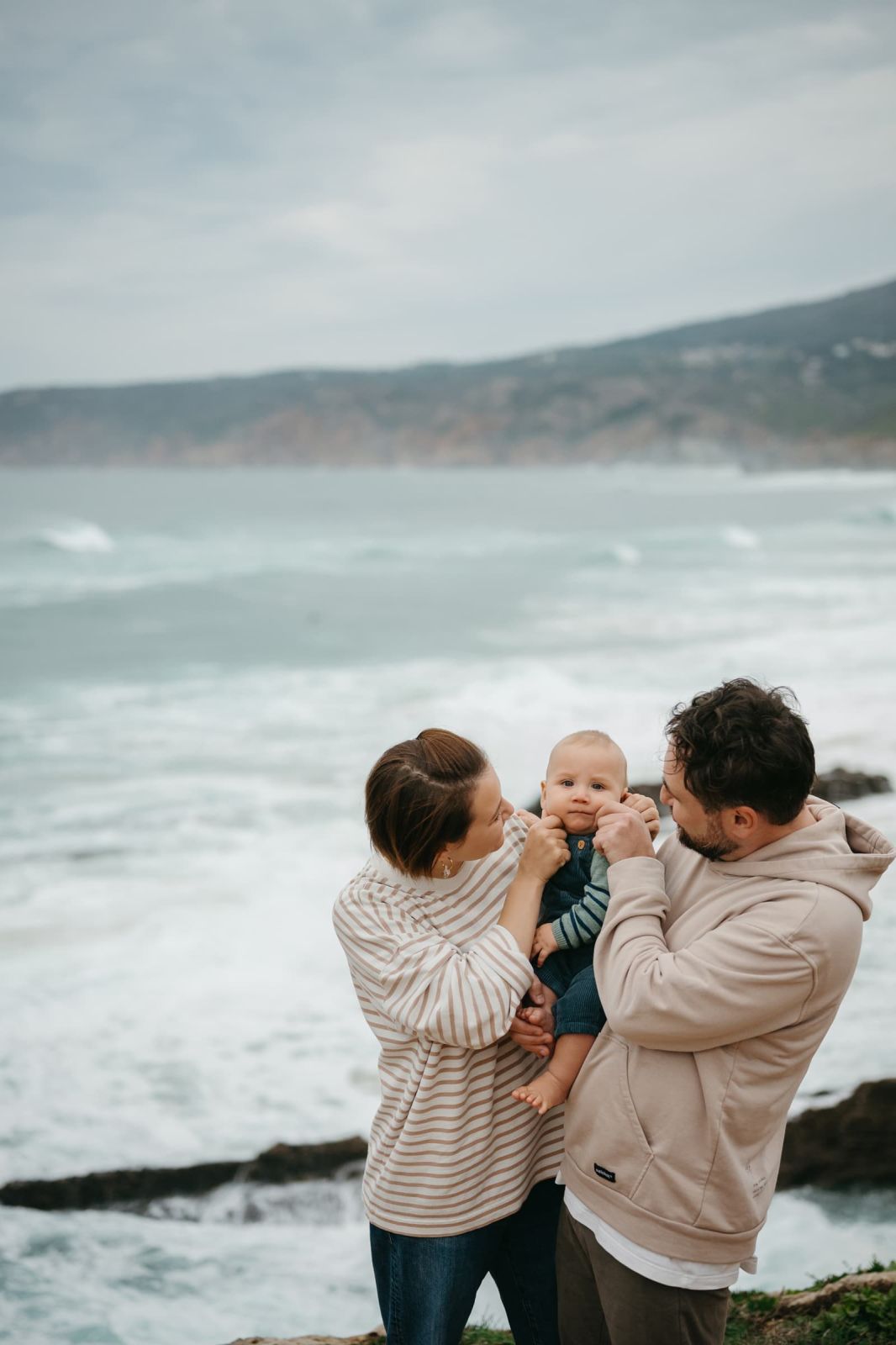 A Family Photoshoot with a Baby at Guincho Beach, near Cascais. Photo 131852 (2026-07-16 11:44:50)