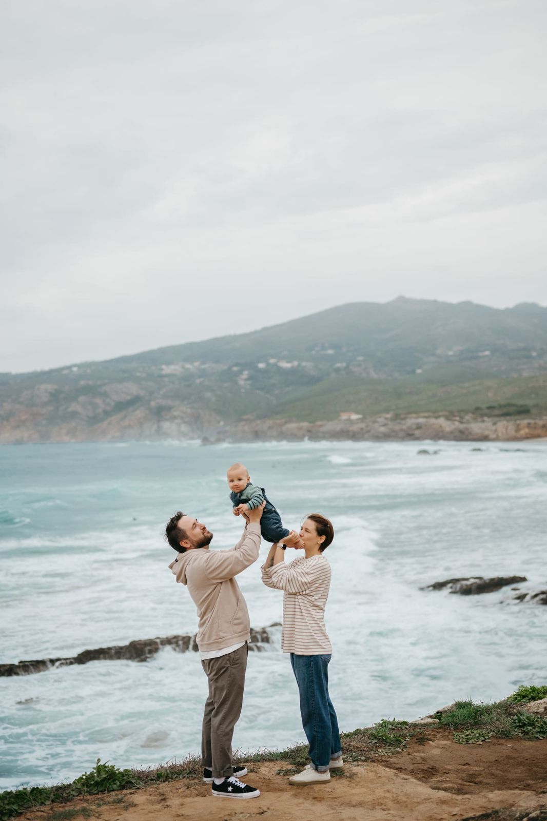 A Family Photoshoot with a Baby at Guincho Beach, near Cascais. Photo 131859 (2026-07-16 11:44:56)