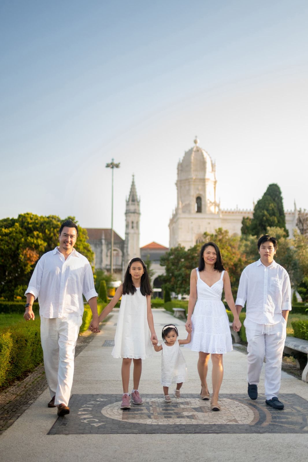Family & children photography Sunrise family photo shoot at Jeronimo Monastery. photo 131970 (2026-07-16 12:37:12)