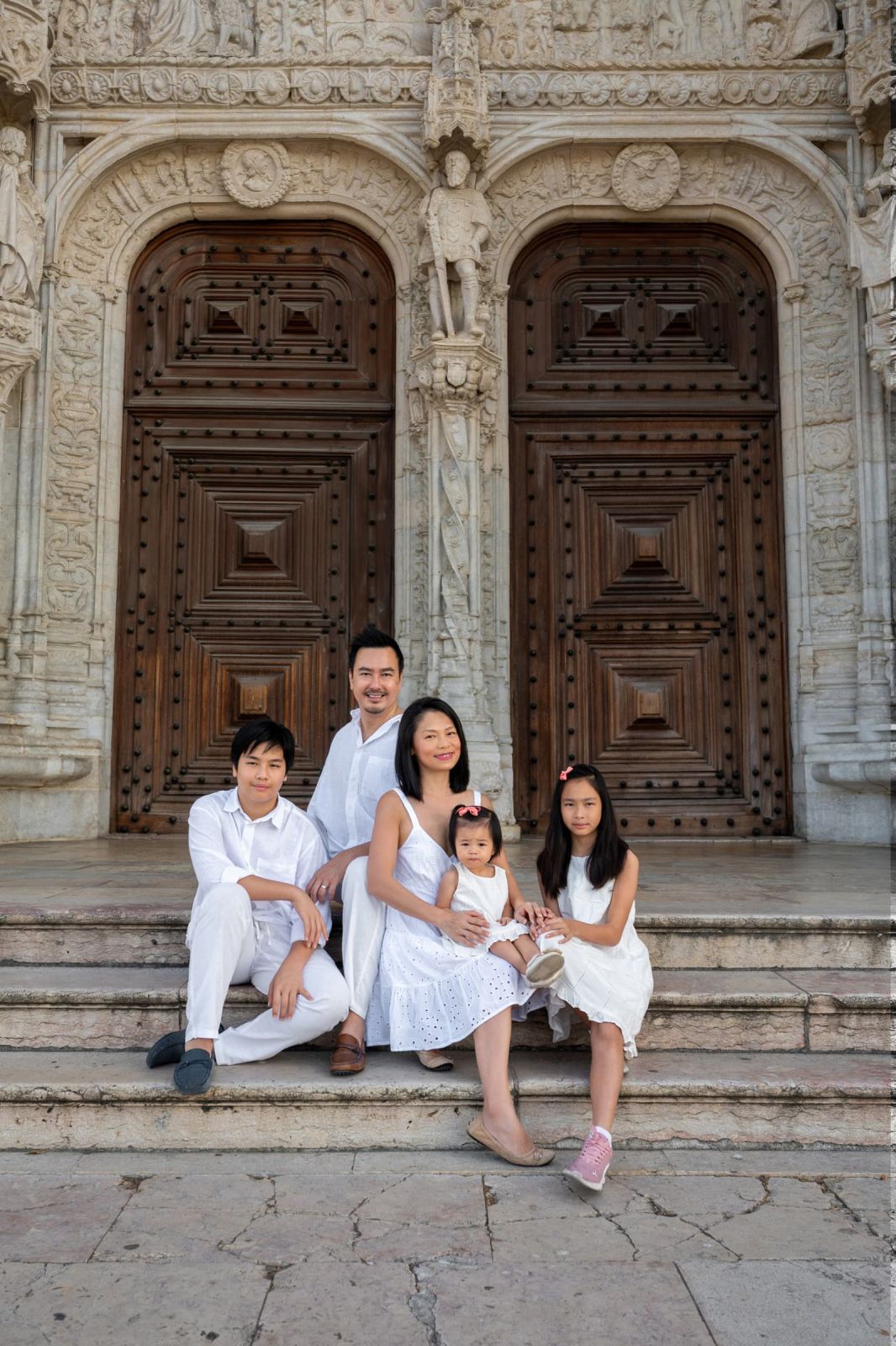 Family & children photography Sunrise family photo shoot at Jeronimo Monastery. photo 131987 (2026-07-16 12:37:31)