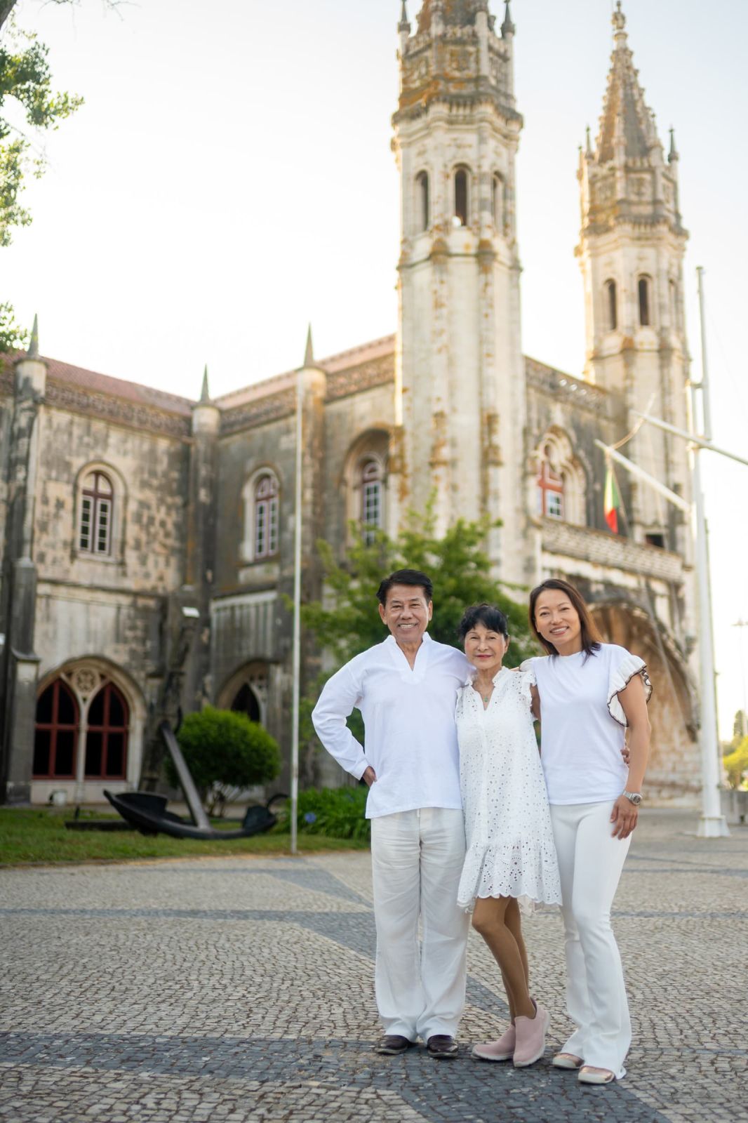 Family & children photography Sunrise family photo shoot at Jeronimo Monastery. photo 131994 (2026-07-16 12:37:40)