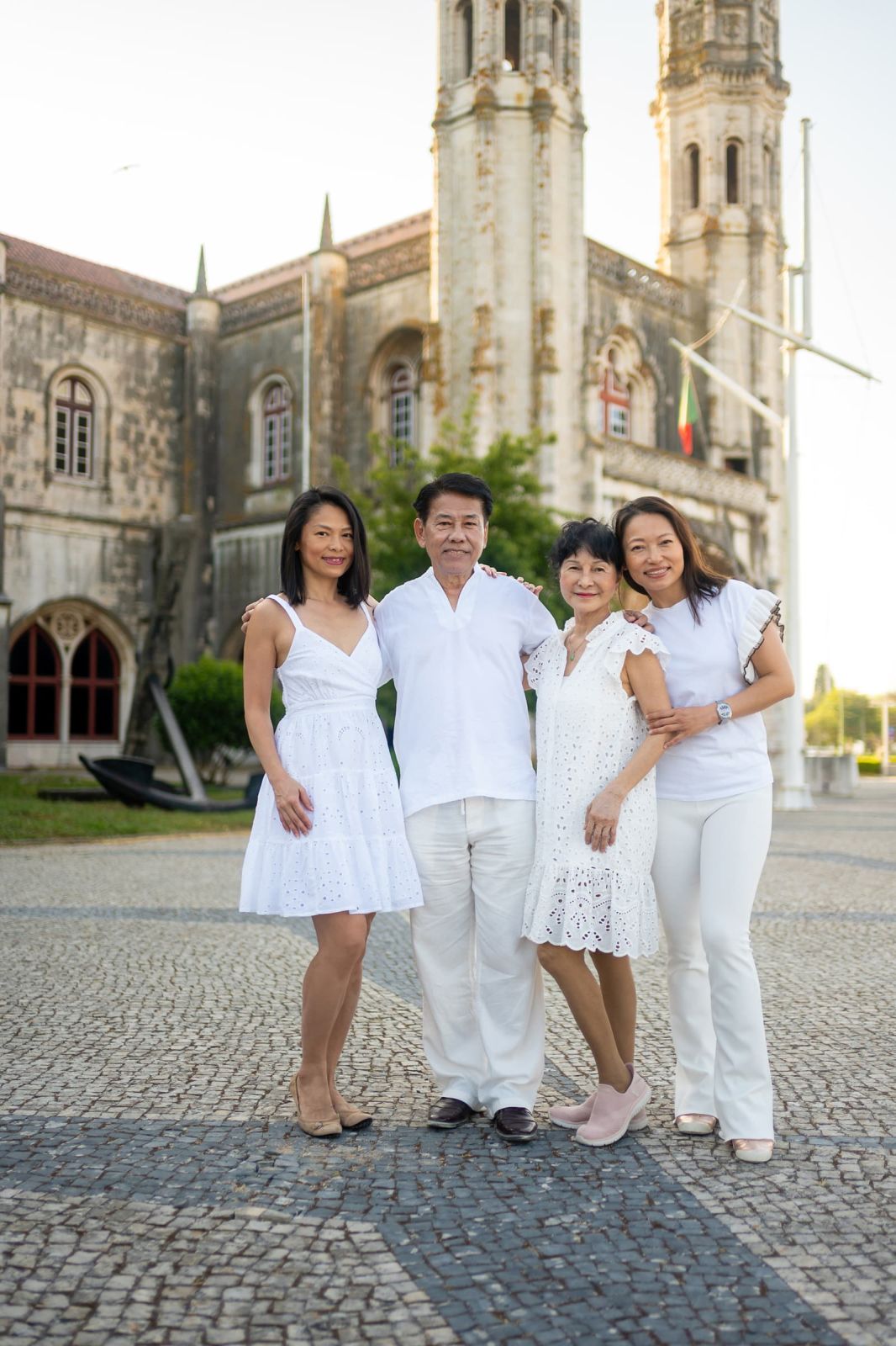Family & children photography Sunrise family photo shoot at Jeronimo Monastery. photo 131996 (2026-07-16 12:37:42)