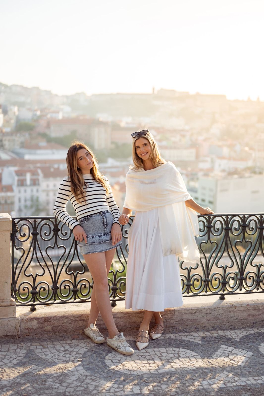 A Mother and Daughter Photoshoot in Lisbon, at Miradouro de São Pedro de Alcântara. Photo 132054 (2026-07-16 13:10:13)
