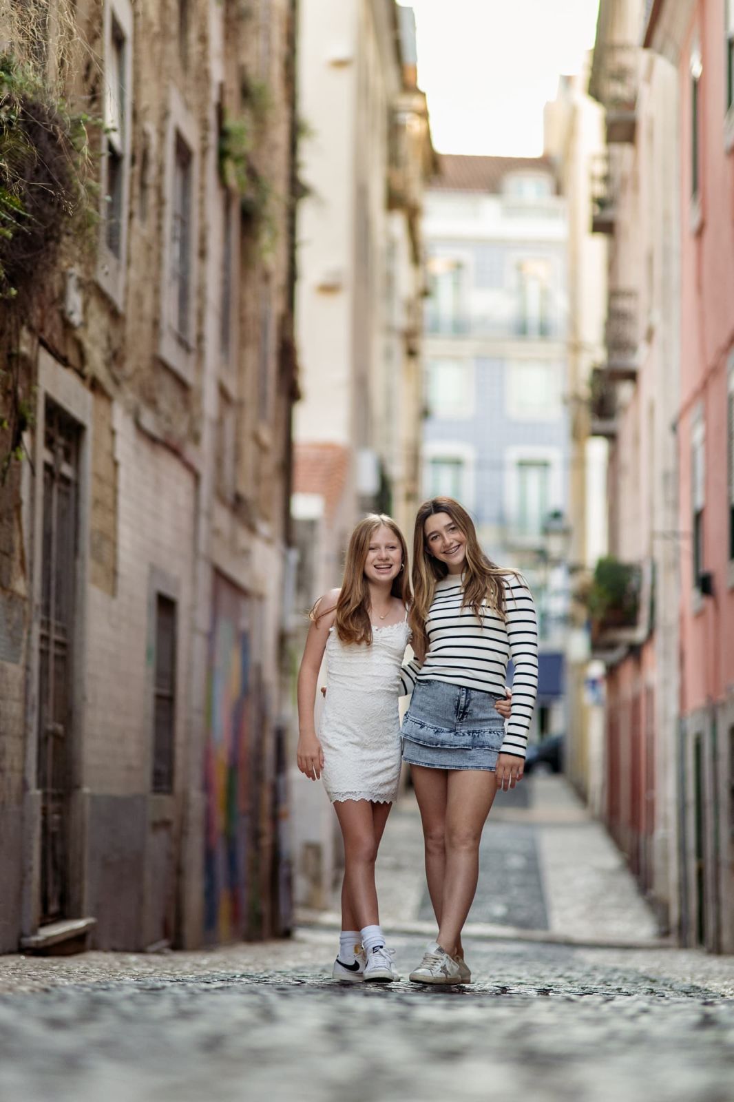A Mother and Daughter Photoshoot in Lisbon, at Miradouro de São Pedro de Alcântara. Photo 132077 (2026-07-16 13:10:39)