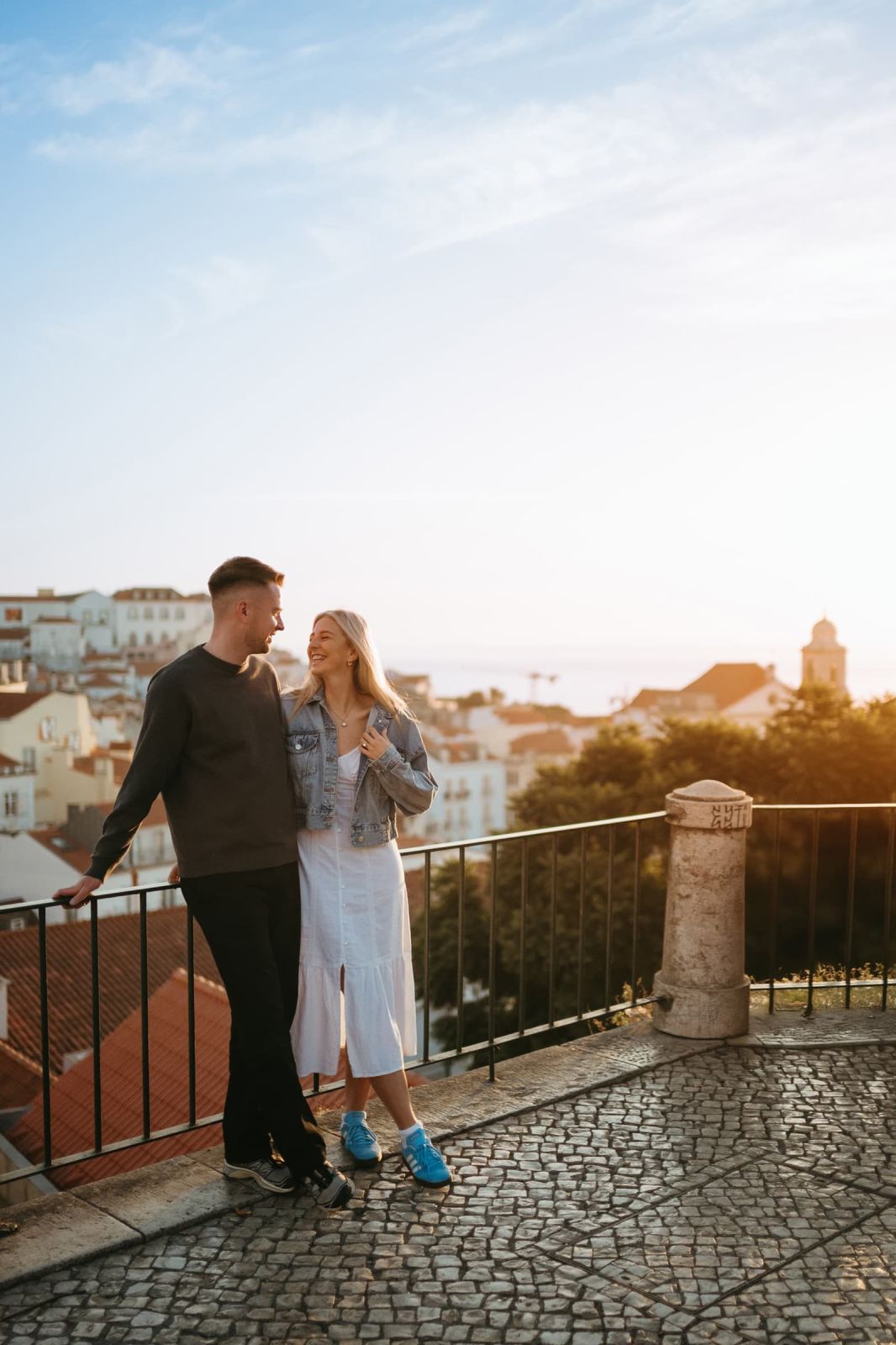 Honeymoon photos in Lisbon. Photo i-kSSgmD4-X5-d53a51d36a.