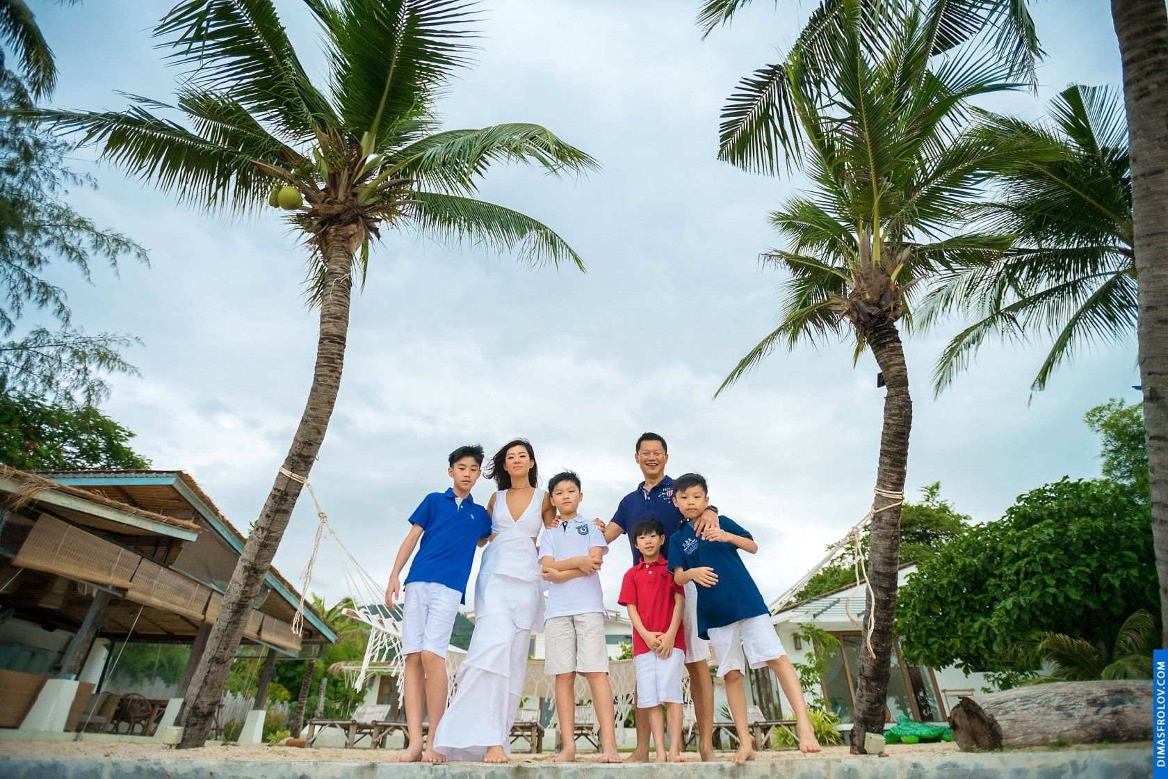 family ครอบครัว Chan. บาทต่อภาพ 44444 (2023-05-03 21:54:00)