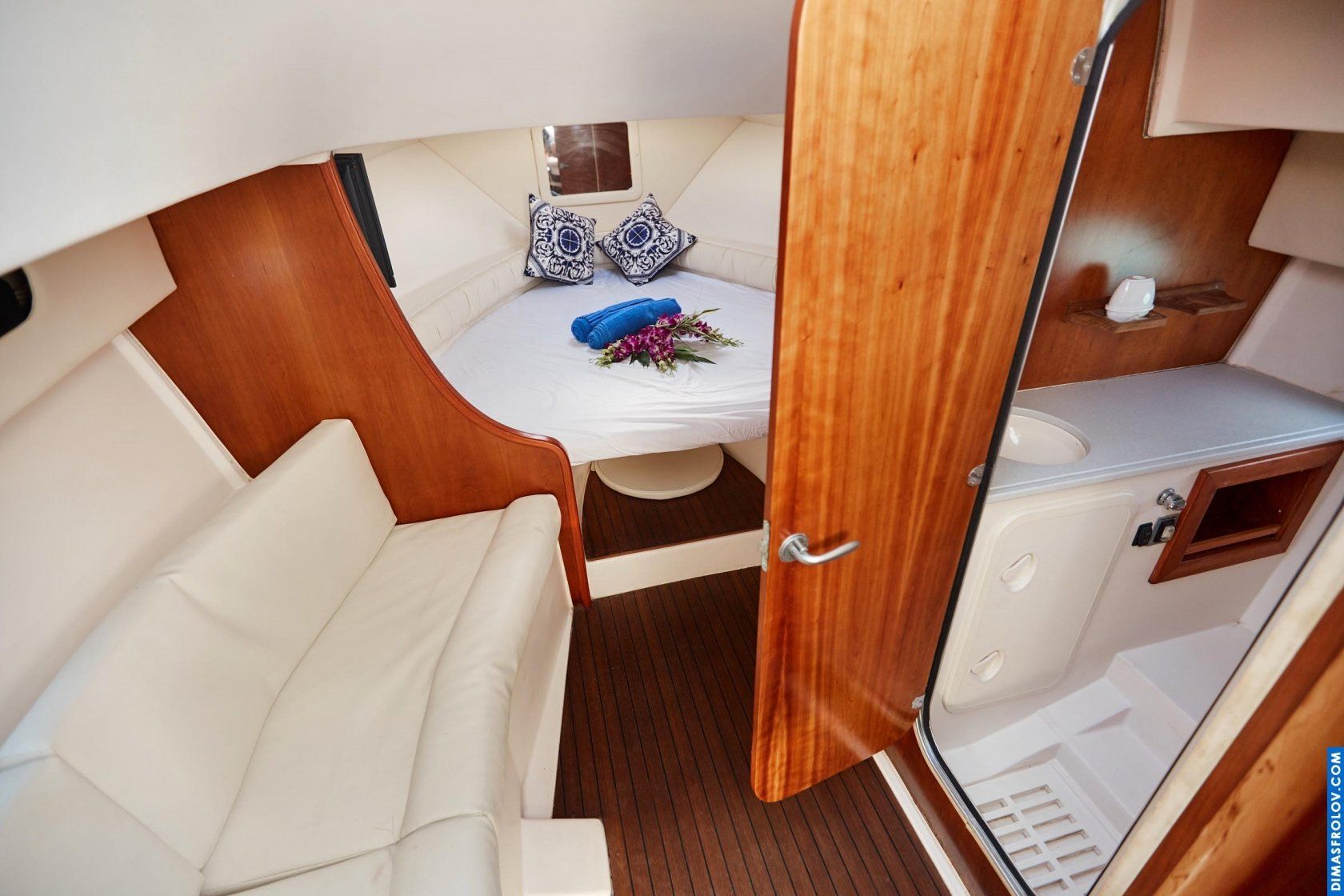 Absolute. Yacht interior and exterior photo shoot. Photo 7454 (2023-05-03 21:45:42)