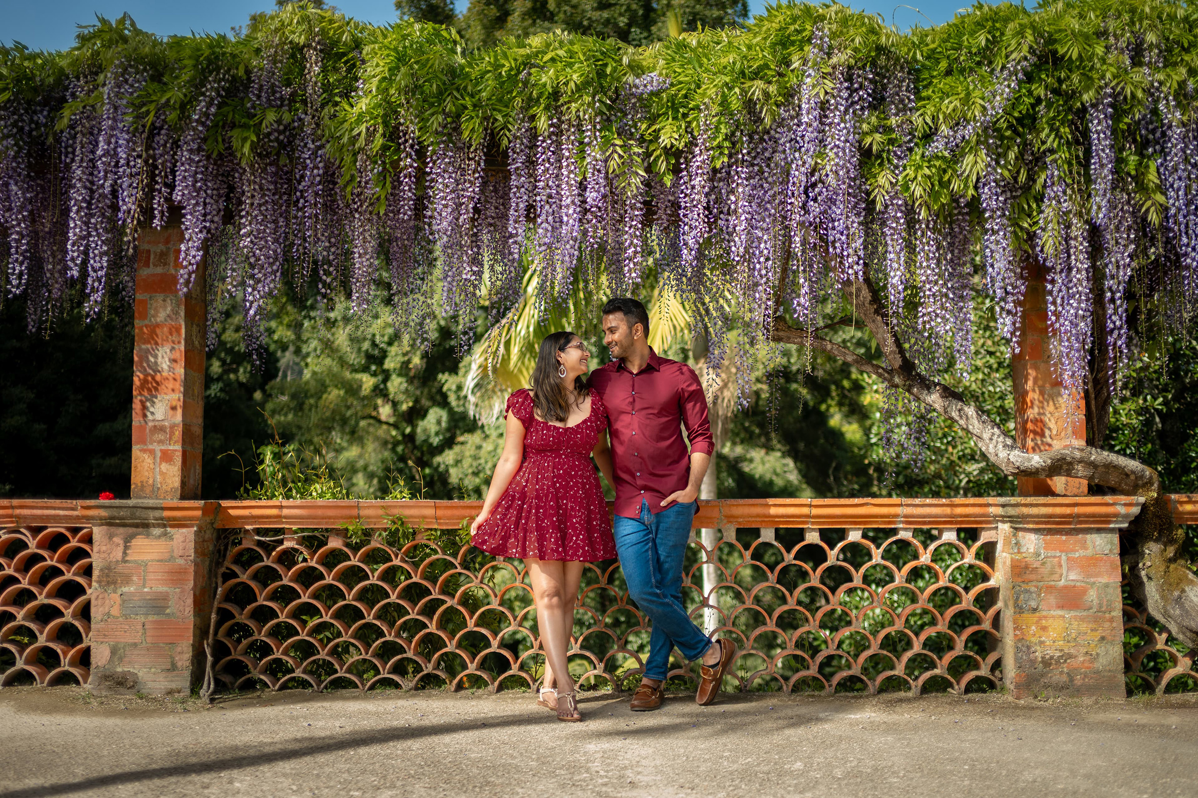 Engagement photography in Monserrate Garden