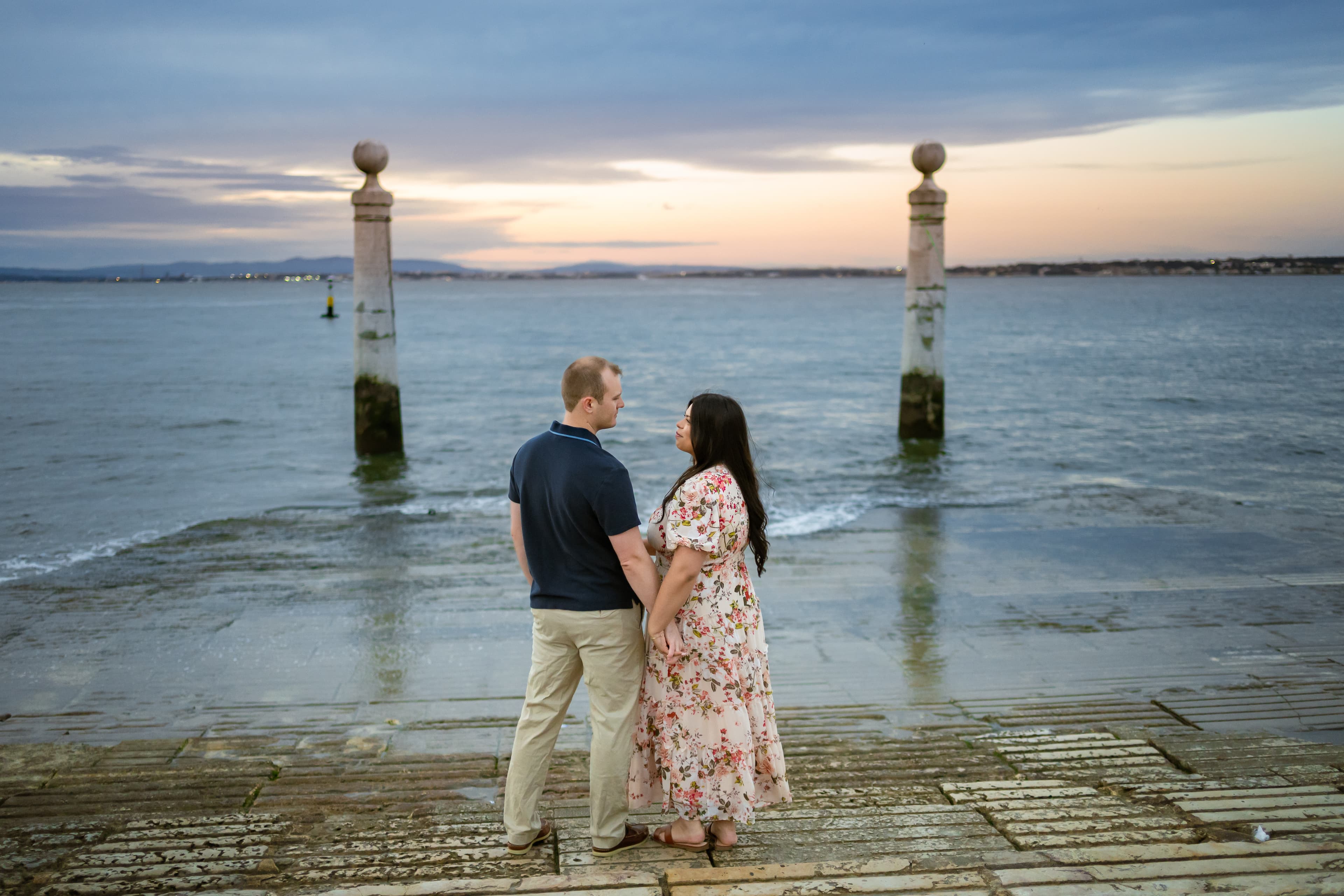 Cais das Colunas – Couple, engagement photo