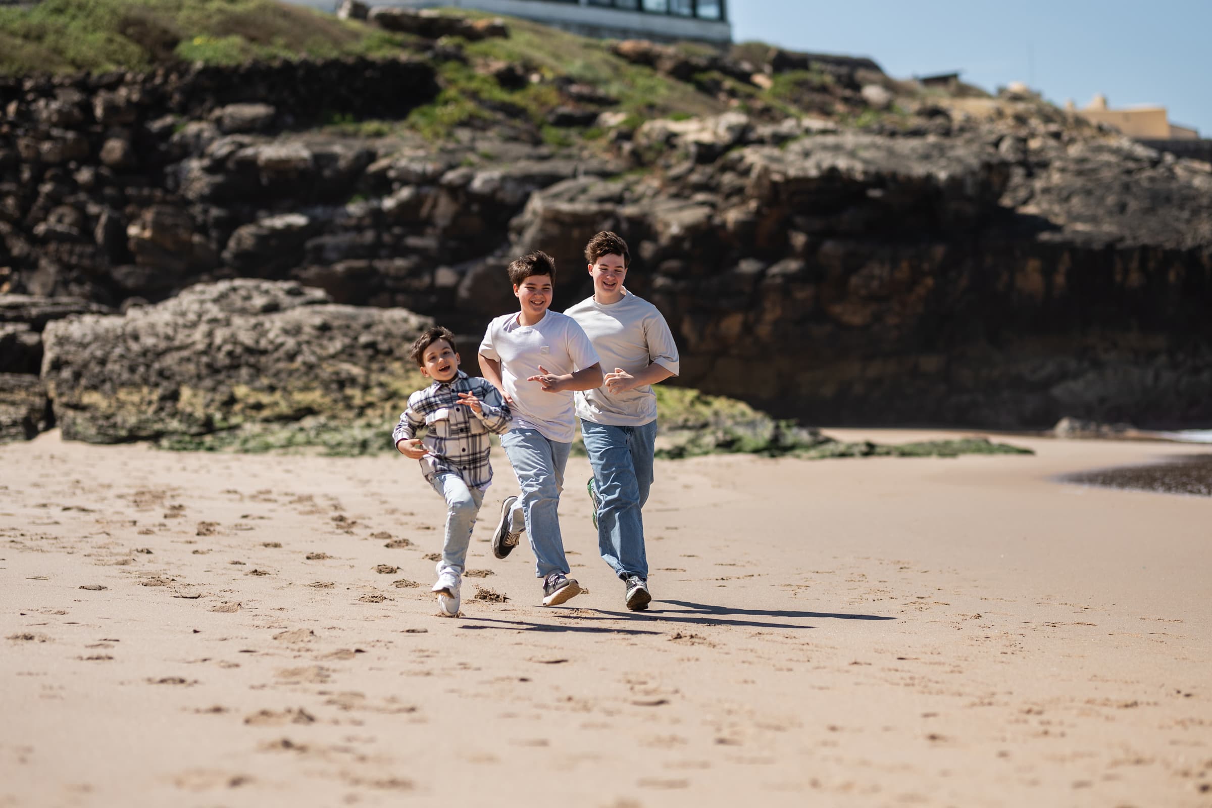 A Family Photoshoot with Teenagers at Guincho Beach, near Cascais. Photo 131815 (2026-07-16 10:31:12)