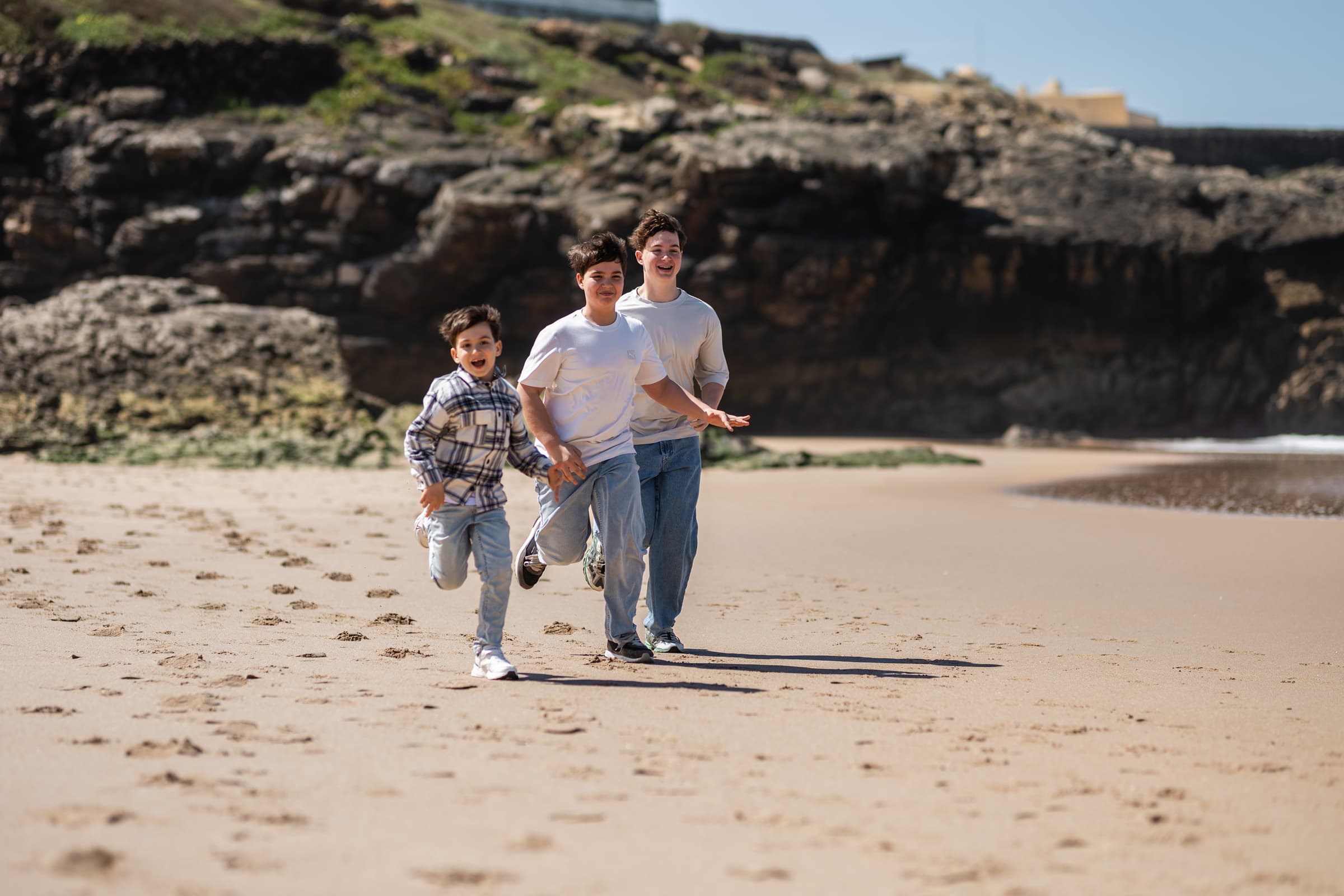A Family Photoshoot with Teenagers at Guincho Beach, near Cascais. Photo 131816 (2026-07-16 10:31:13)