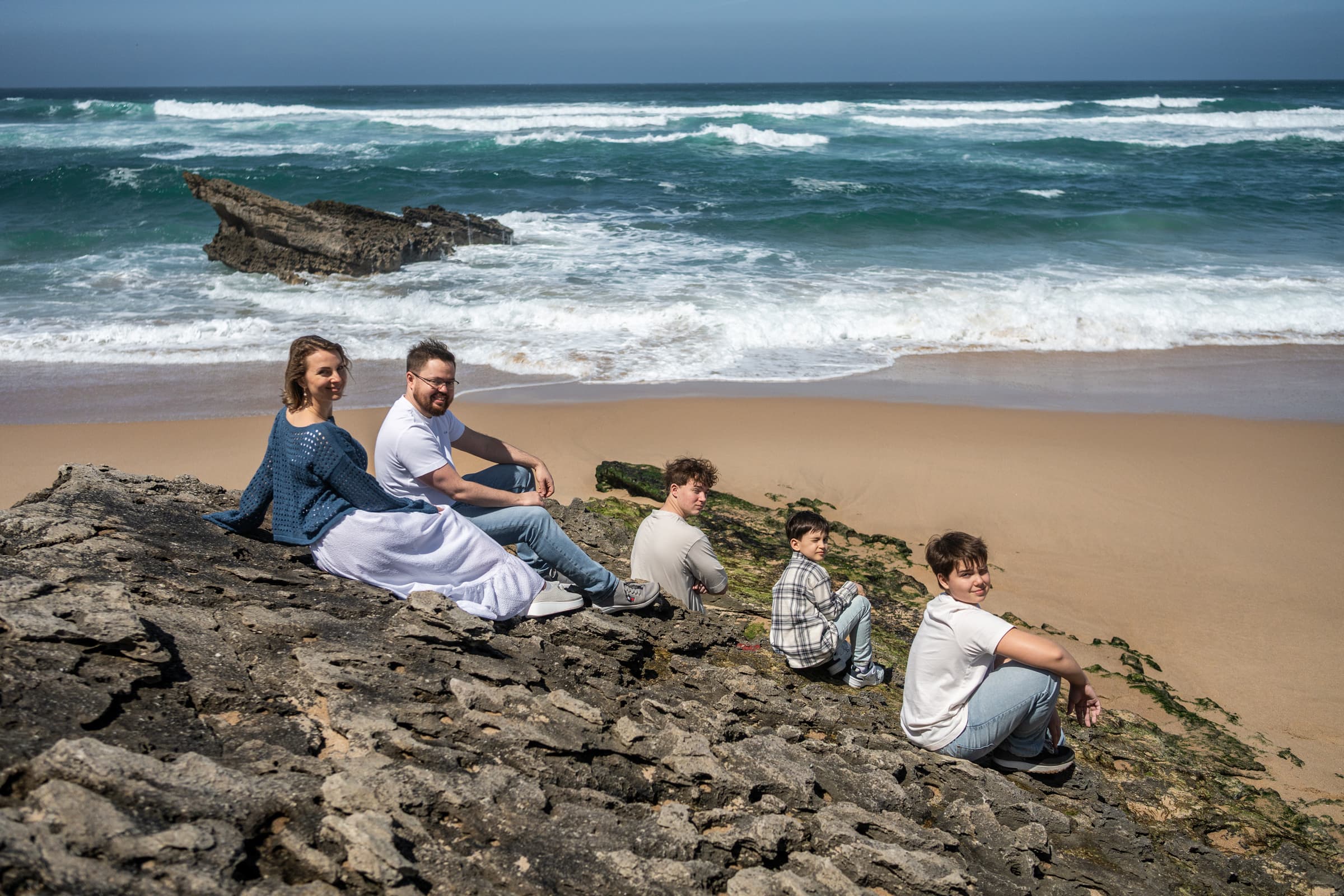 A Family Photoshoot with Teenagers at Guincho Beach, near Cascais. Photo 131846 (2026-07-16 10:32:19)