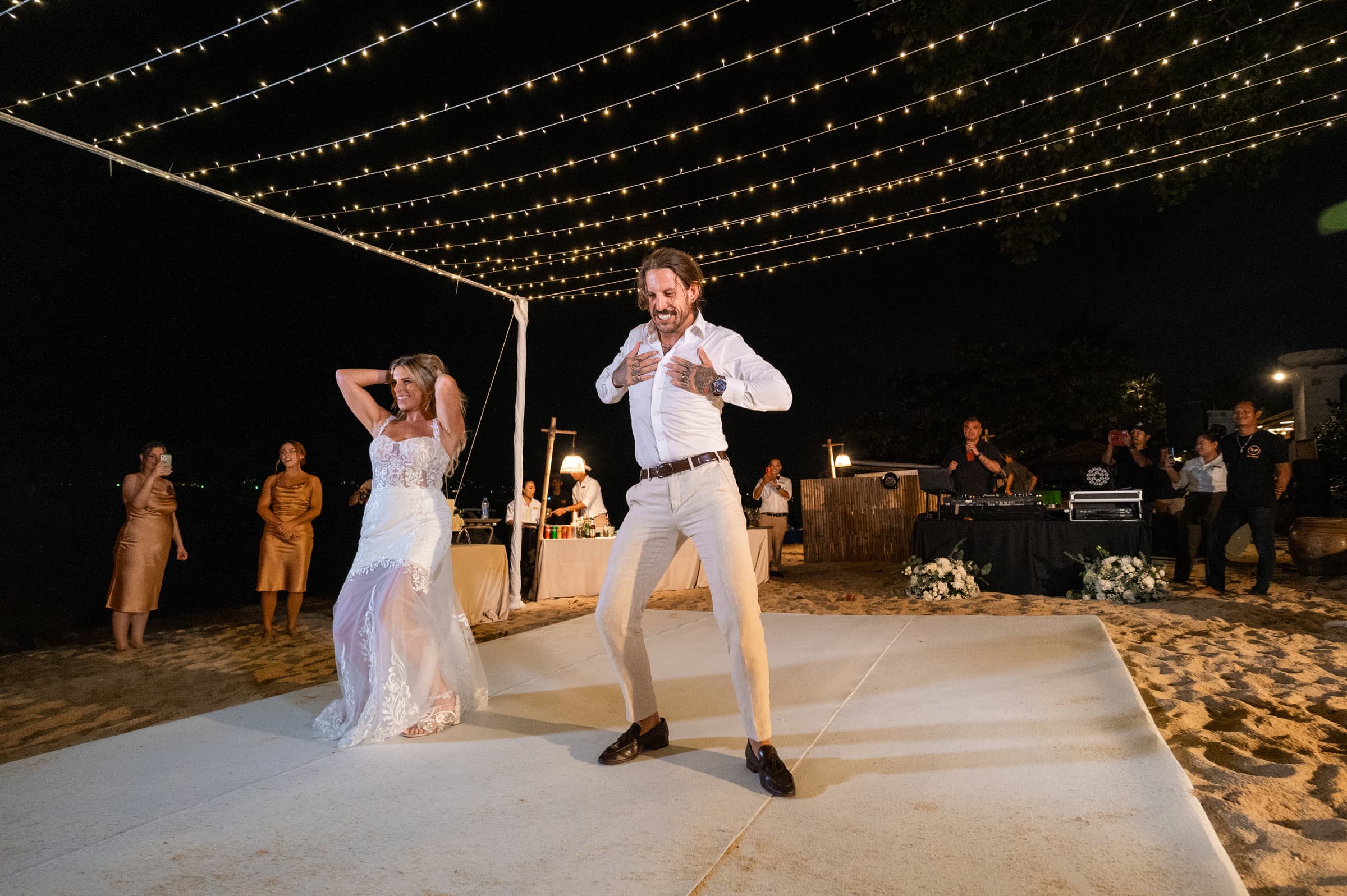 Kimberley & Cory Destination Wedding on the beach. Photo 132376 (2026-07-16 23:31:56)