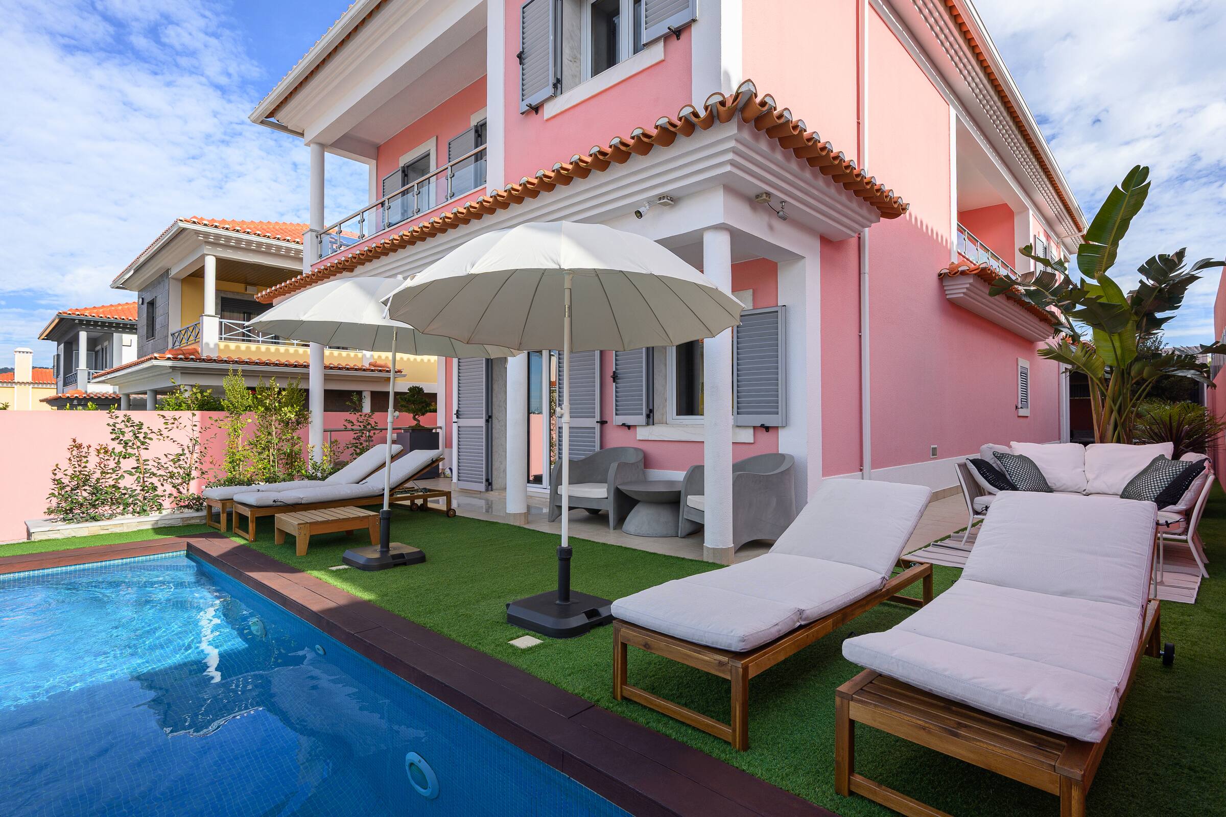 Two-storey villa with a pool, spa and games room. Photo 133502 (2026-10-20 10:55:26)
